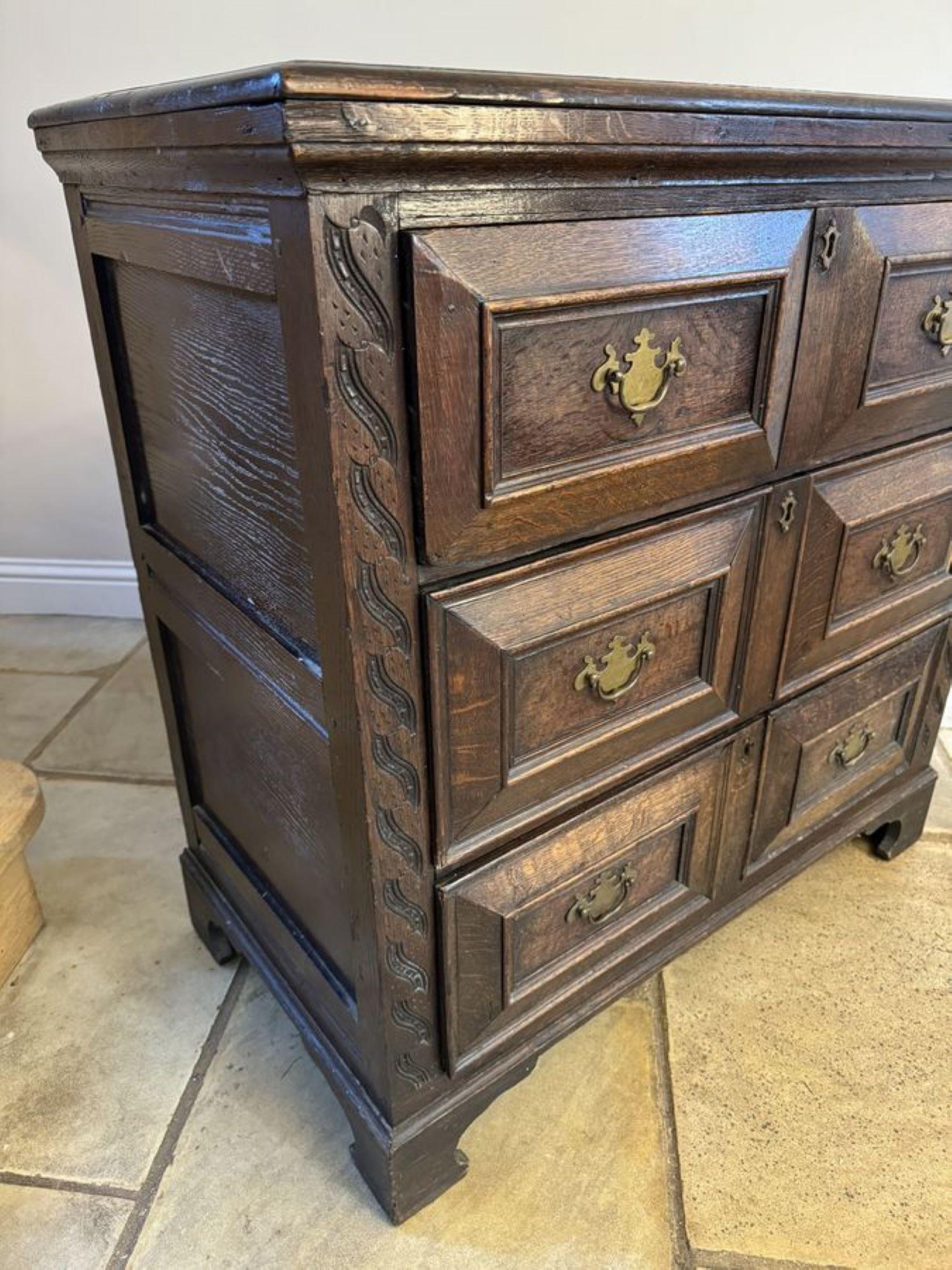 Ancienne commode Jacobean en chêne de qualité du 18e siècle Bon état - En vente à Ipswich, GB