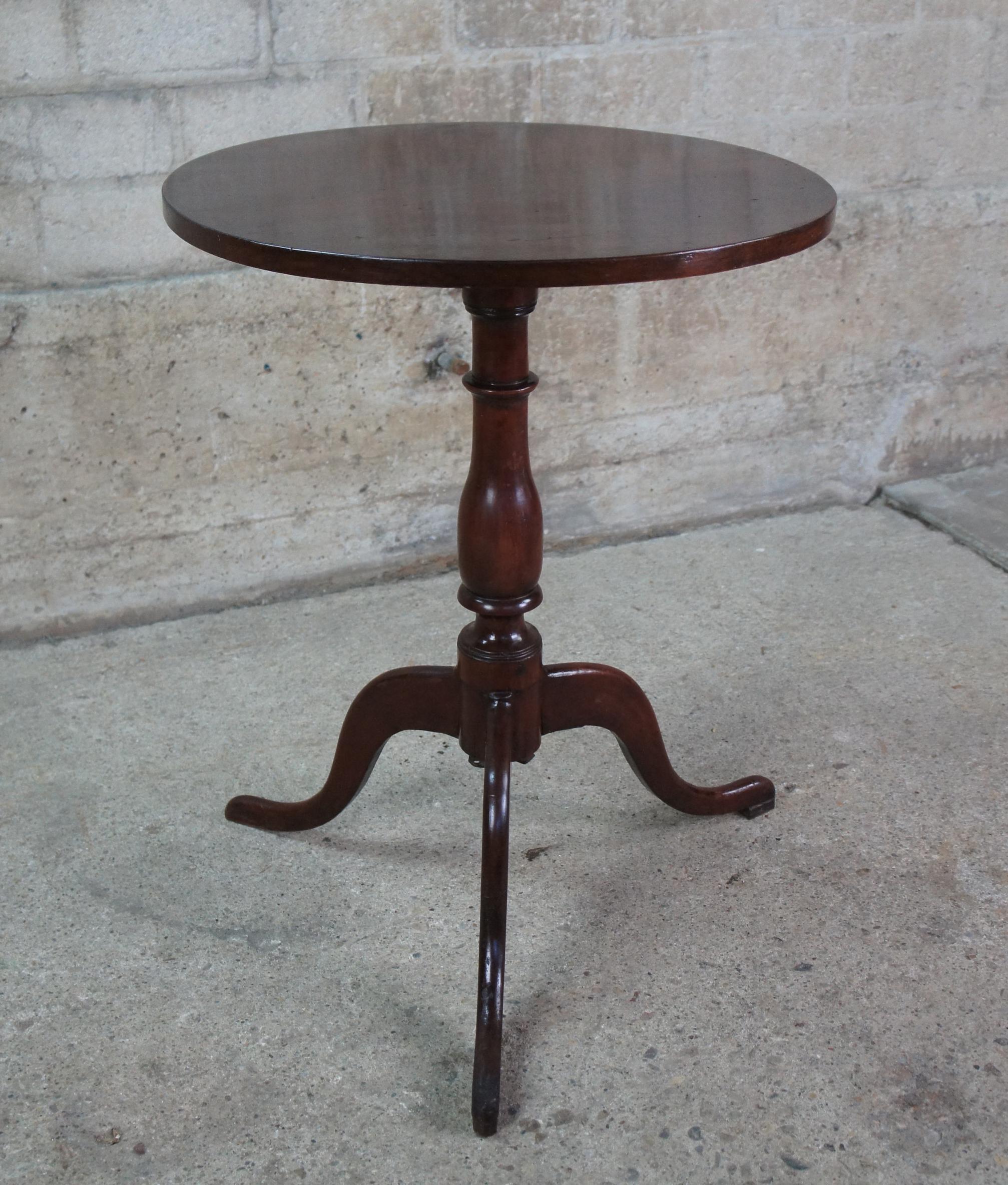 Antique 18th Century Queen Anne Mahogany Candle Stand Pedestal Table Tripod Base For Sale 1