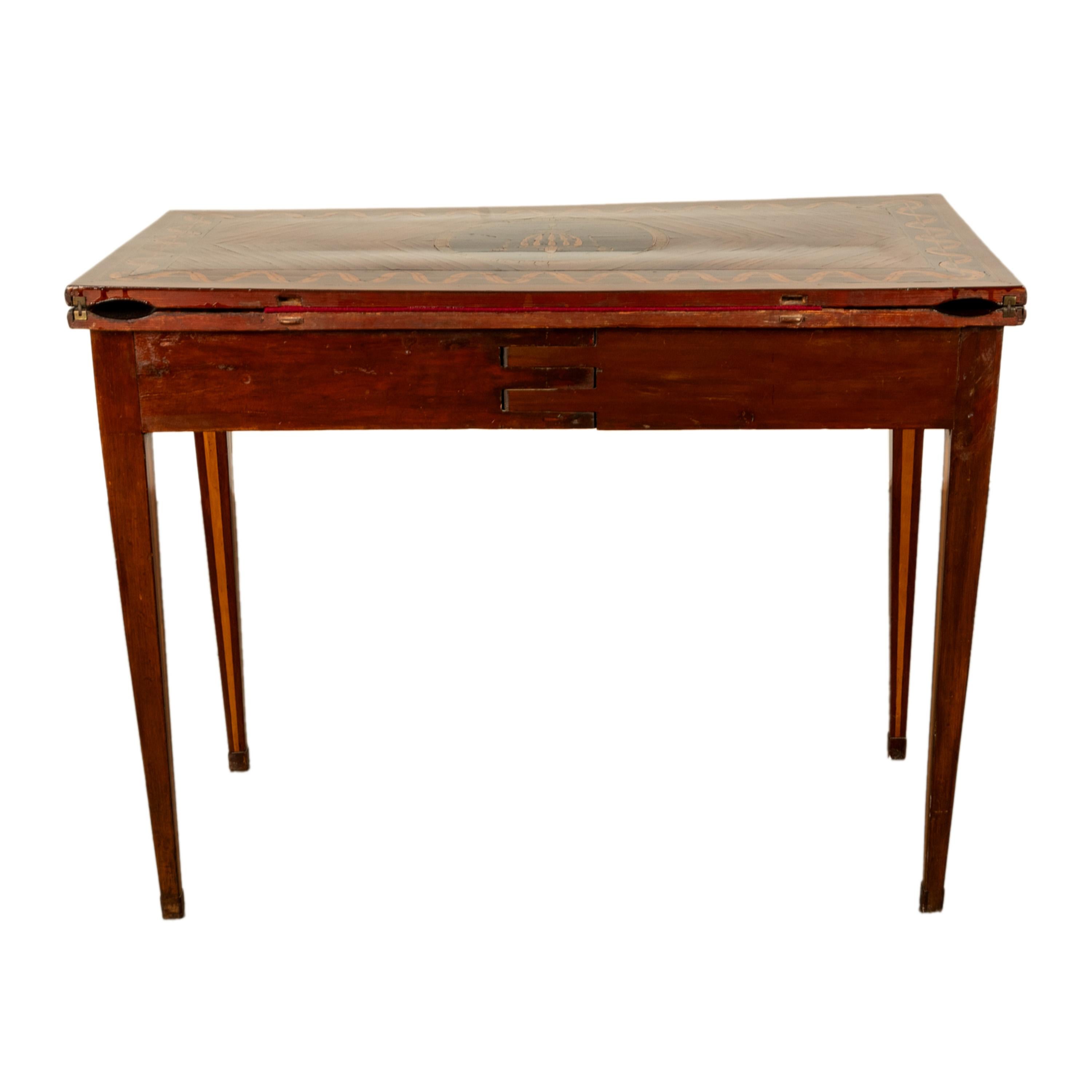Table de jeu russe du 18ème siècle en marqueterie de bois de rose par Christian Meyer en vente 2
