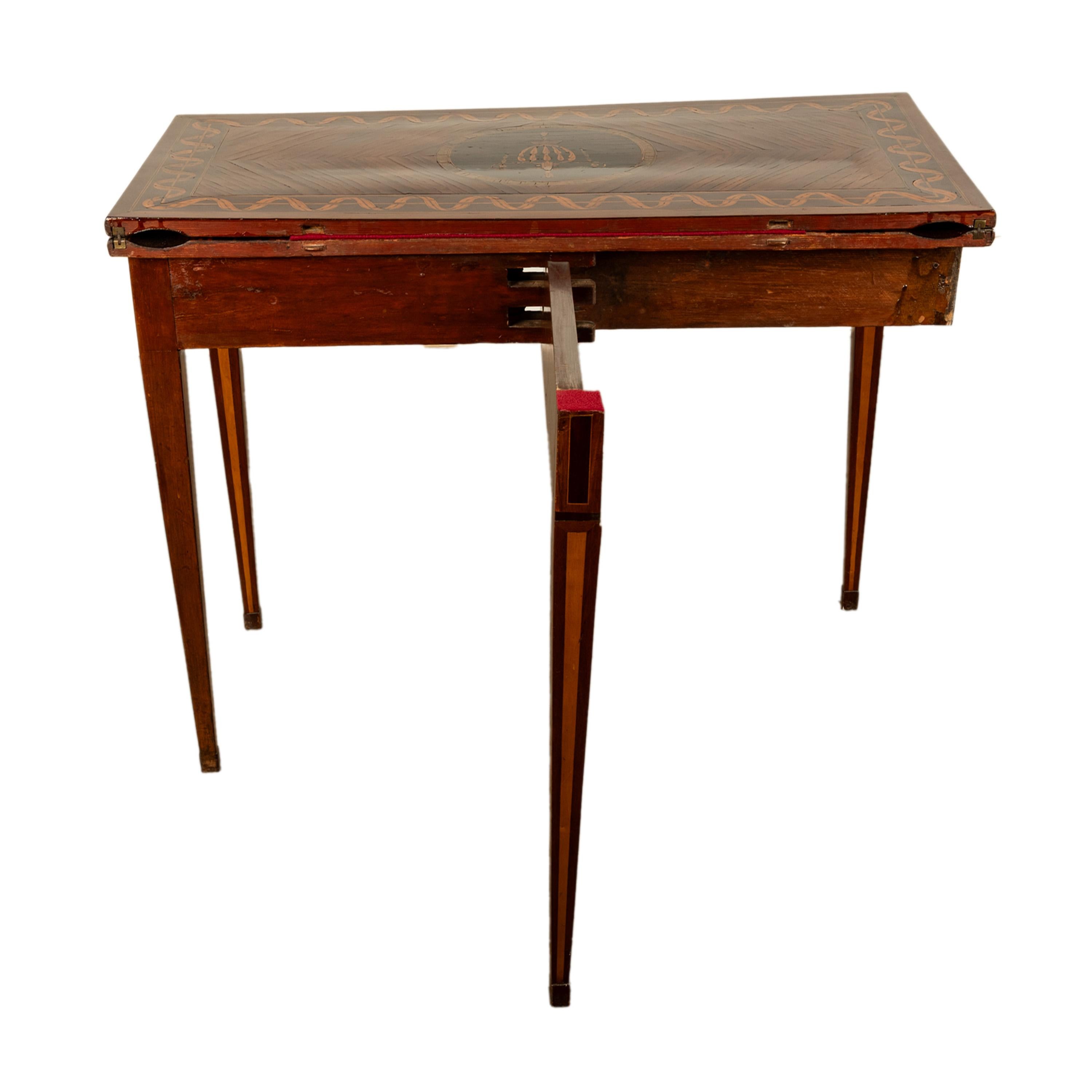 Table de jeu russe du 18ème siècle en marqueterie de bois de rose par Christian Meyer en vente 4