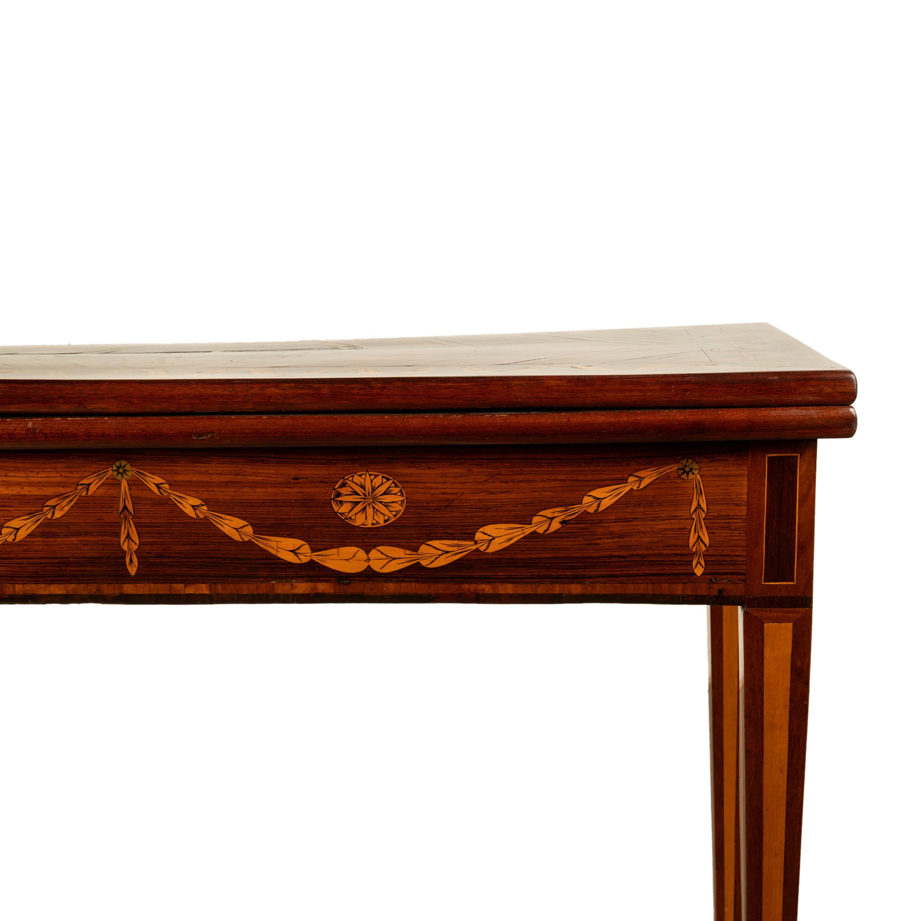 Table de jeu russe du 18ème siècle en marqueterie de bois de rose par Christian Meyer en vente 10