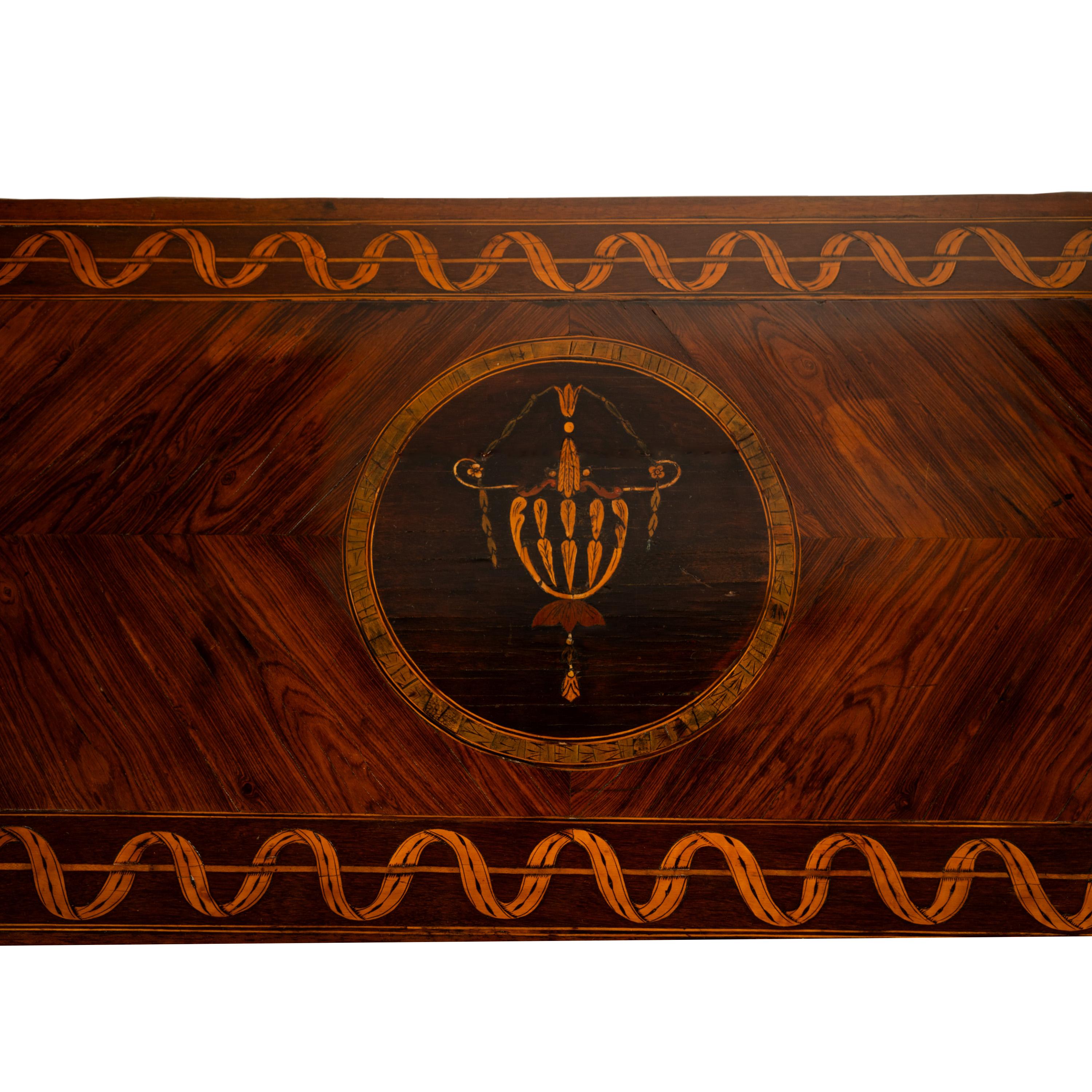 Table de jeu russe du 18ème siècle en marqueterie de bois de rose par Christian Meyer en vente 12