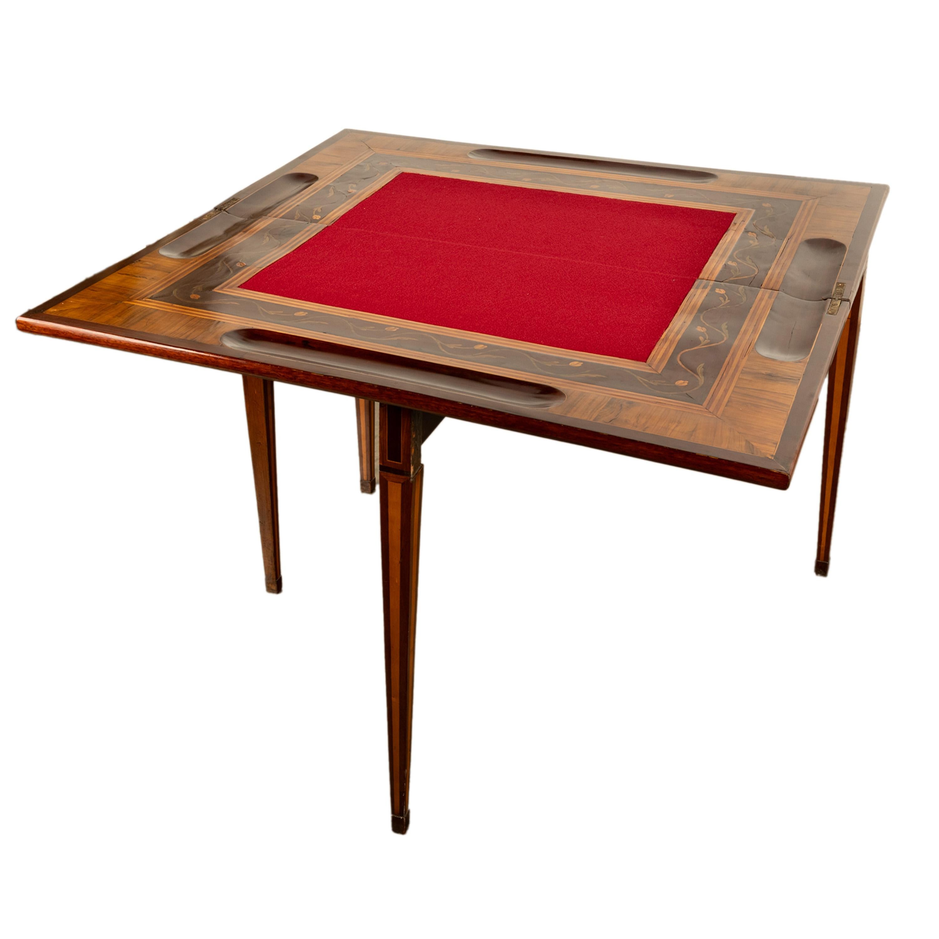Russe Table de jeu russe du 18ème siècle en marqueterie de bois de rose par Christian Meyer en vente