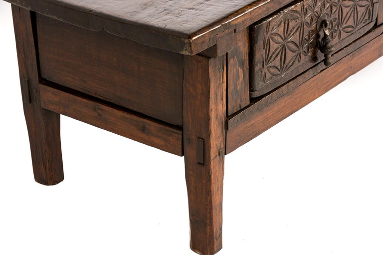 Antique 18th-Century Rustic Spanish Chestnut Coffee Table with Geometric Carving For Sale 5