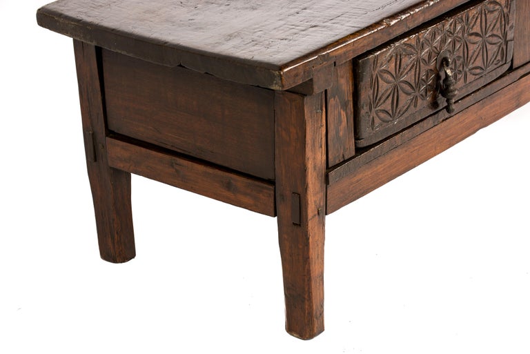 Antique 18th-Century Rustic Spanish Chestnut Coffee Table with Geometric Carving For Sale 6