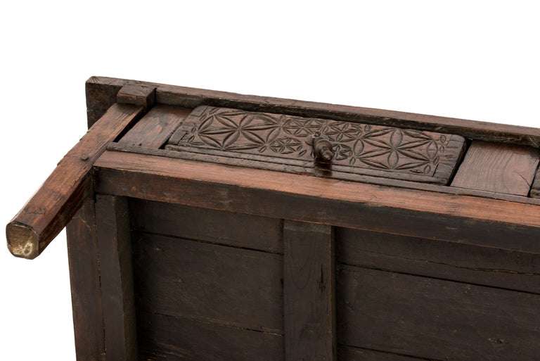Antique 18th-Century Rustic Spanish Chestnut Coffee Table with Geometric Carving For Sale 9