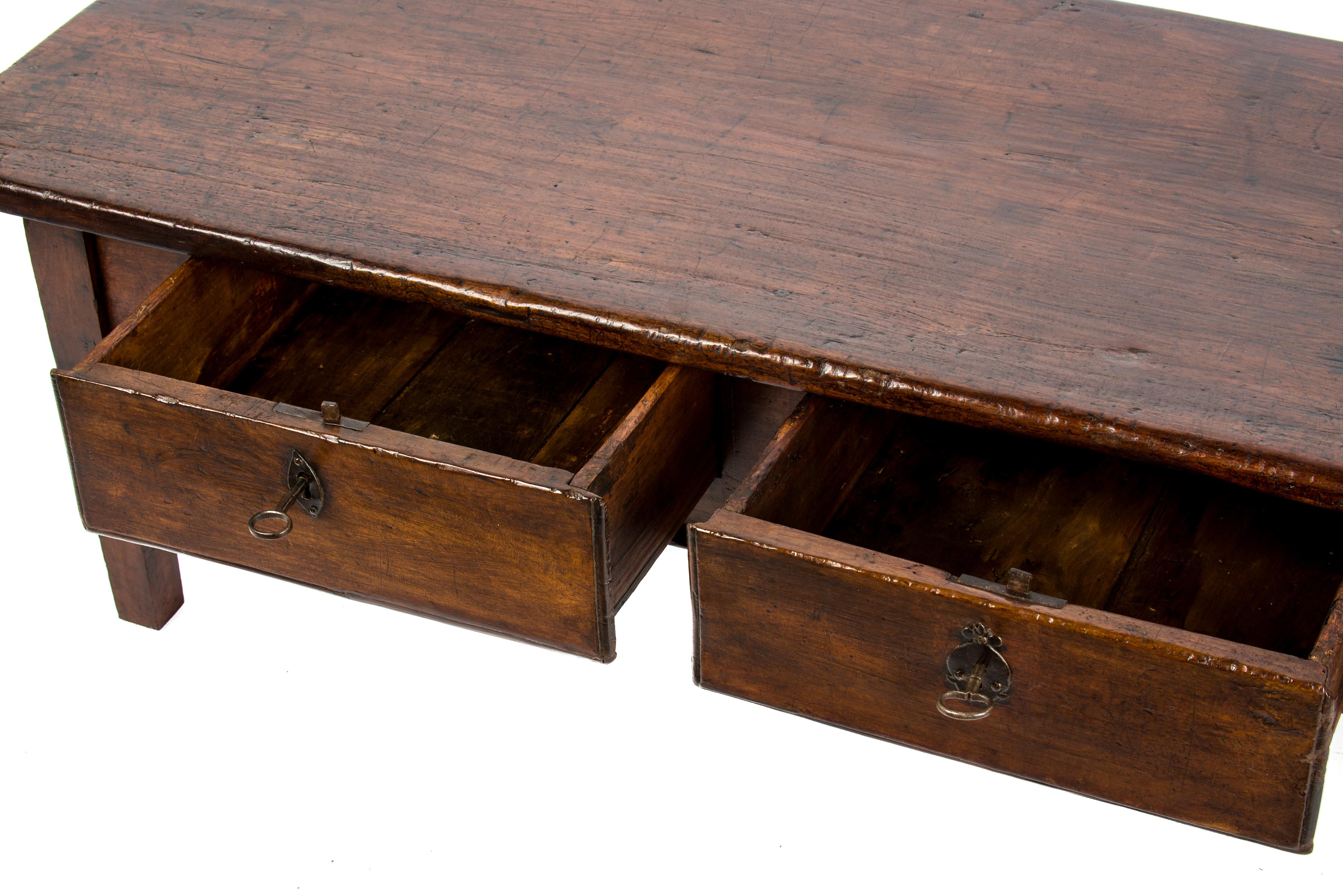 18th Century Antique 18th-Century Rustic Spanish Dark Brown Chestnut Coffee Table For Sale