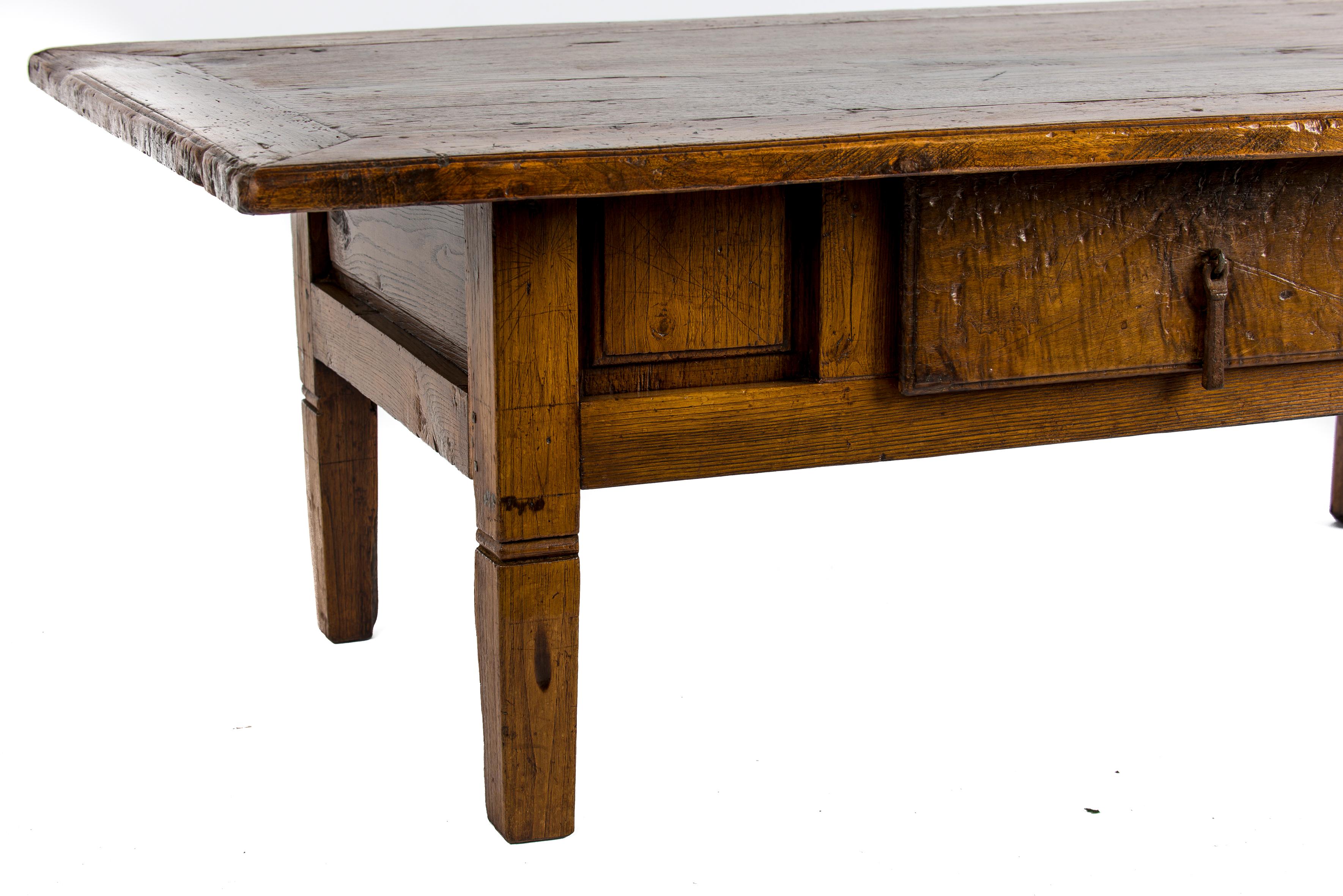 Antique 18th-Century Rustic Spanish Honey Color Chestnut Coffee Table 8