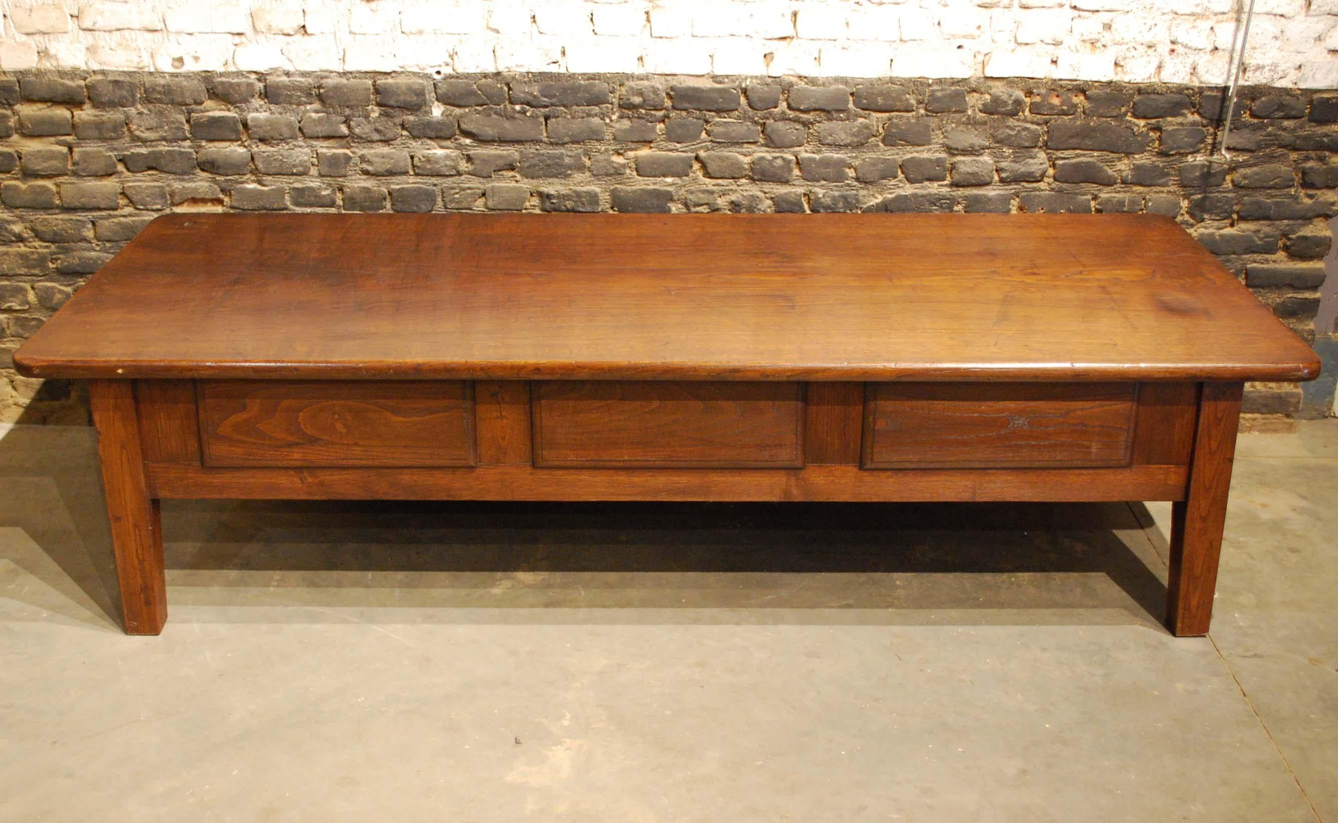 Antique 18th-Century Rustic Spanish Warm Brown Chestnut Coffee Table 5