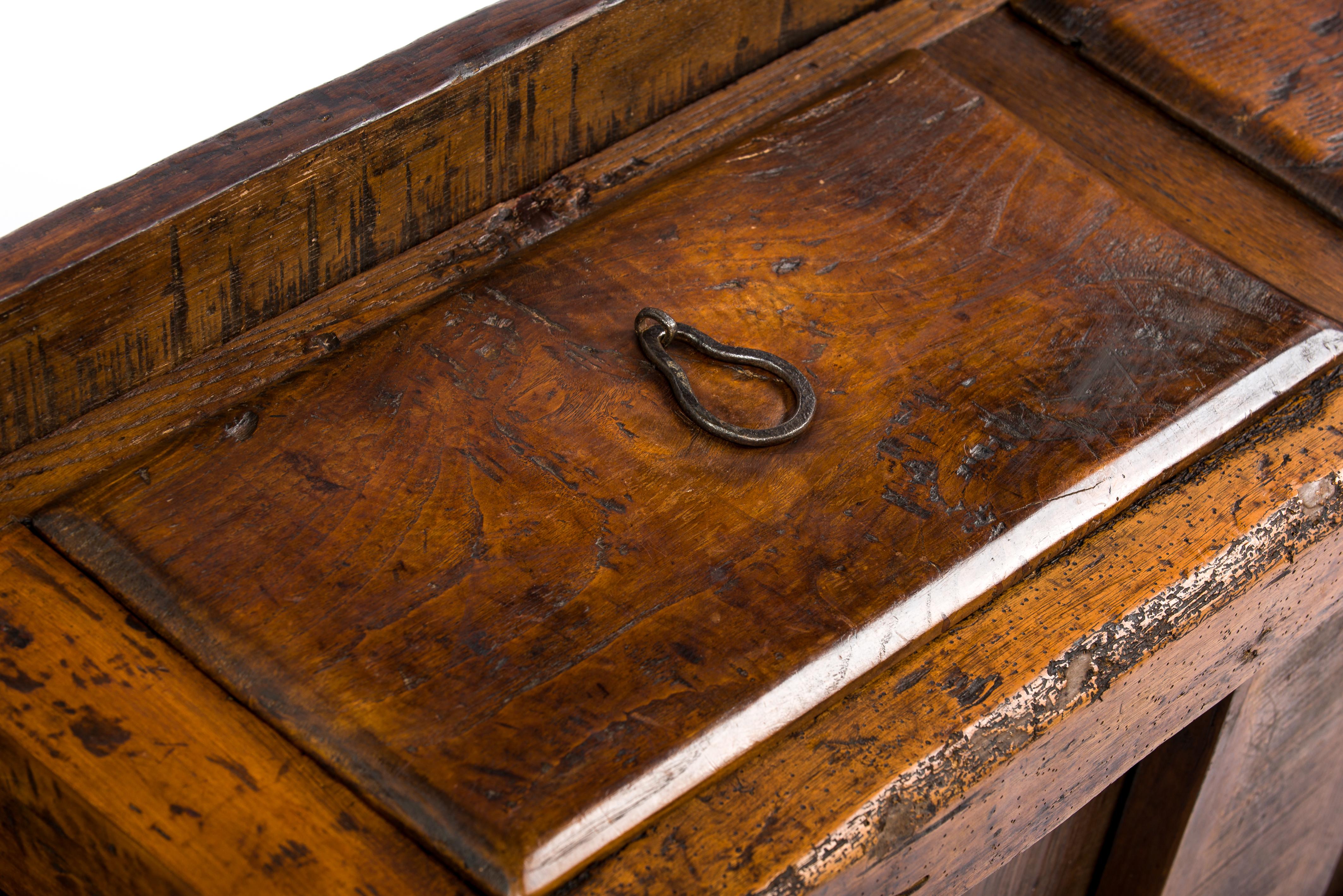 Antique 18th-Century Rustic Spanish Warm Brown Chestnut Coffee Table 5