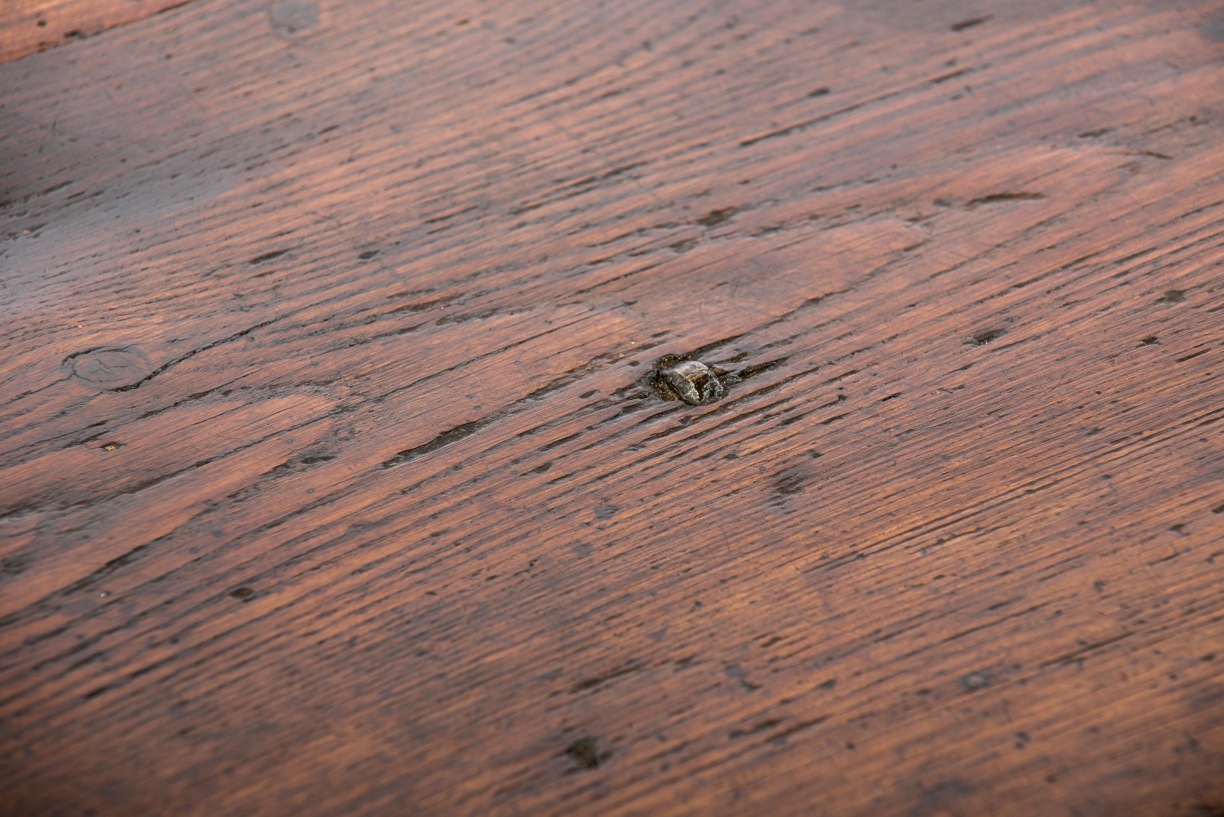 Antique 18th-Century Rustic Spanish Warm Brown Chestnut Coffee Table For Sale 9