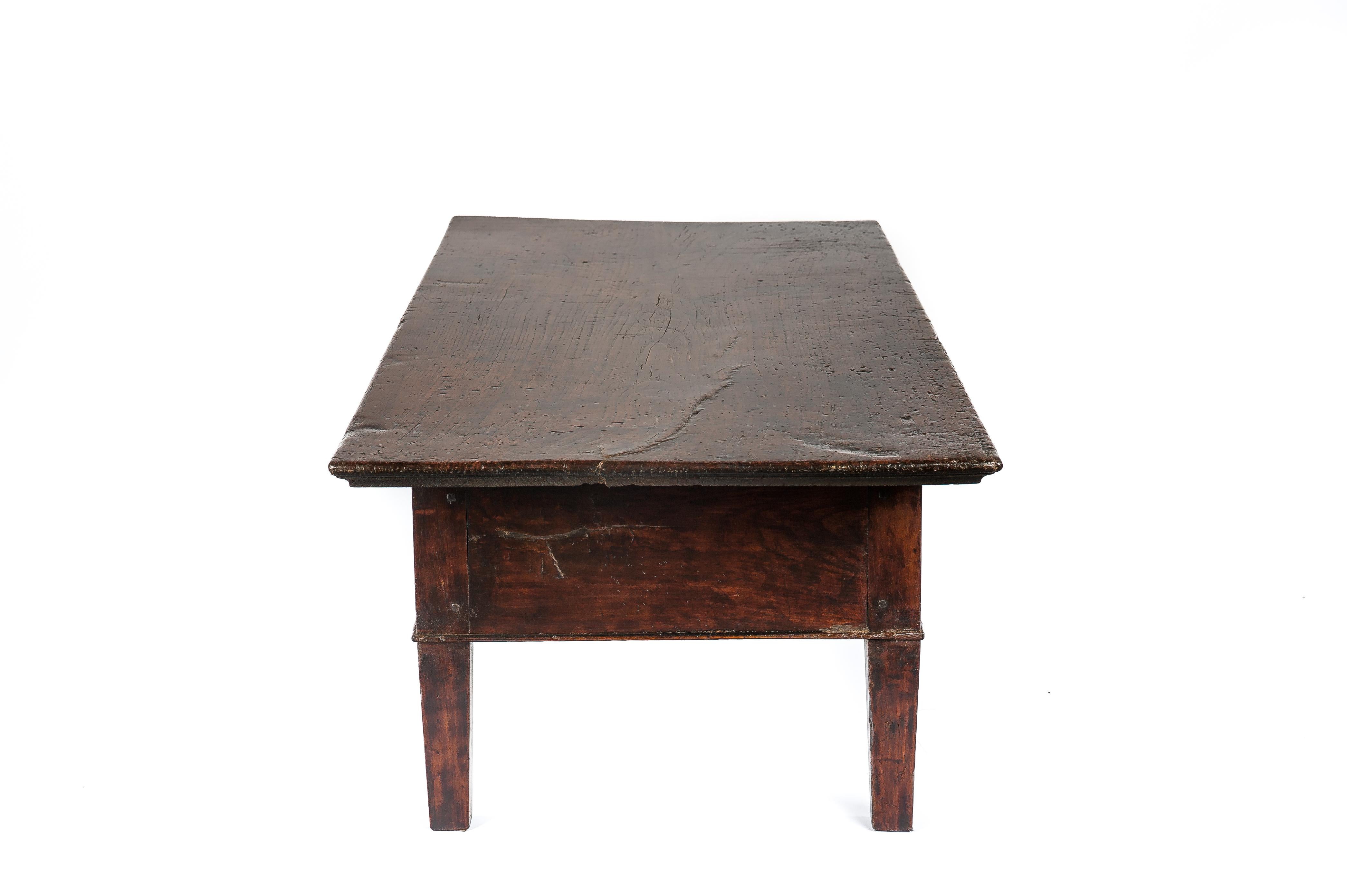 Polished Antique 18th-Century Rustic Spanish Warm Brown Chestnut Coffee Table