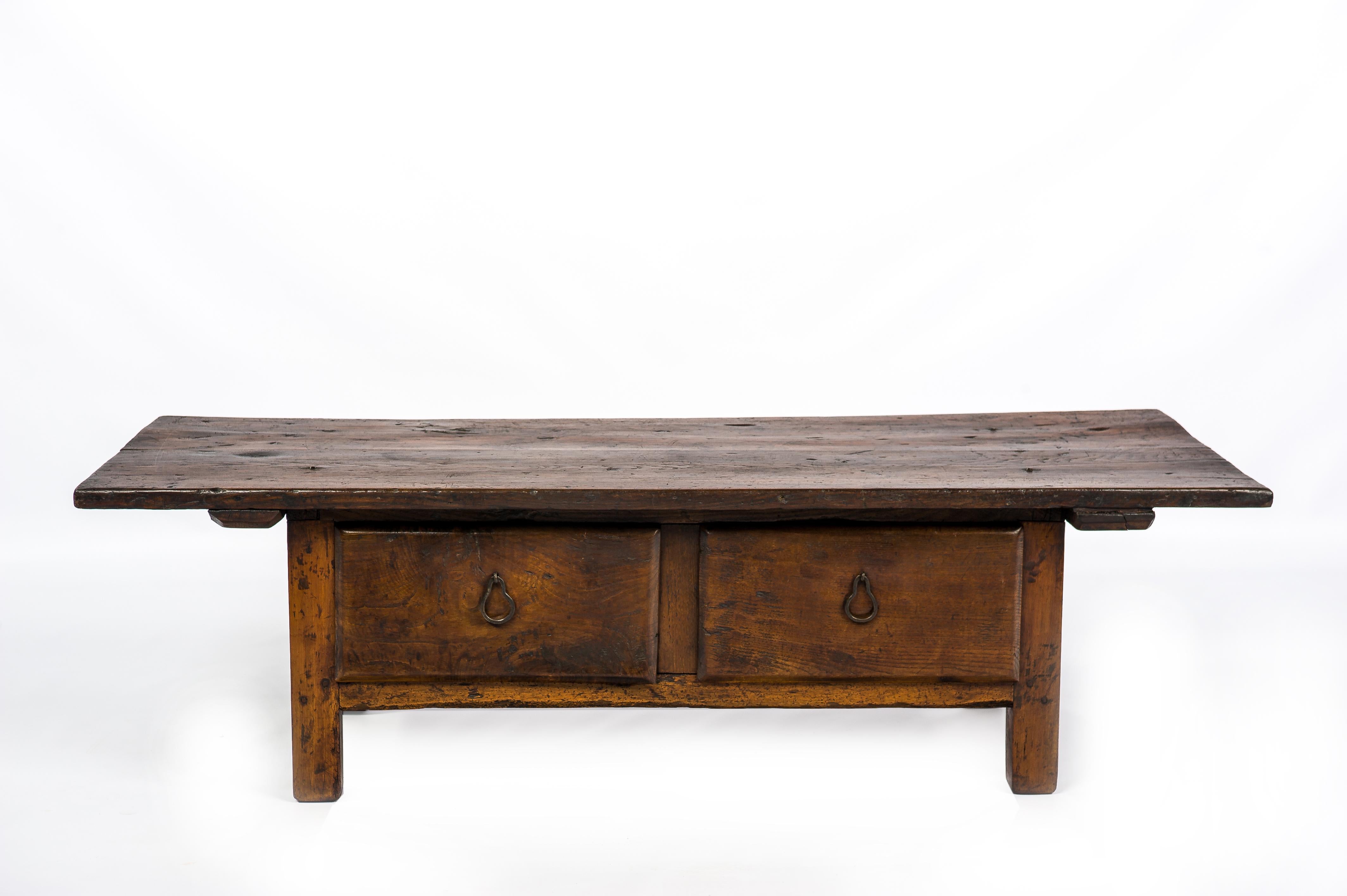 Forged Antique 18th-Century Rustic Spanish Warm Brown Chestnut Coffee Table For Sale