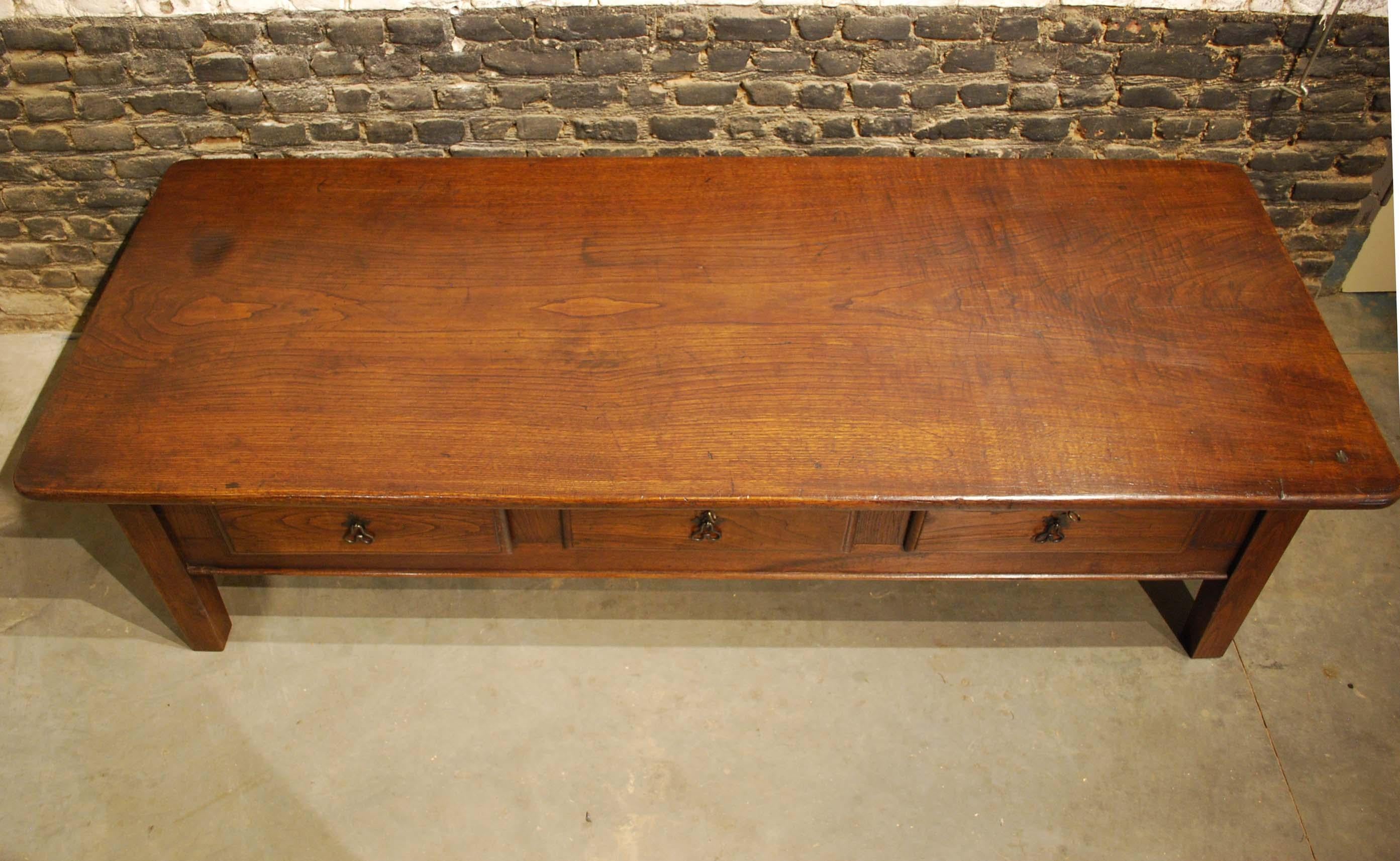 18th Century Antique 18th-Century Rustic Spanish Warm Brown Chestnut Coffee Table
