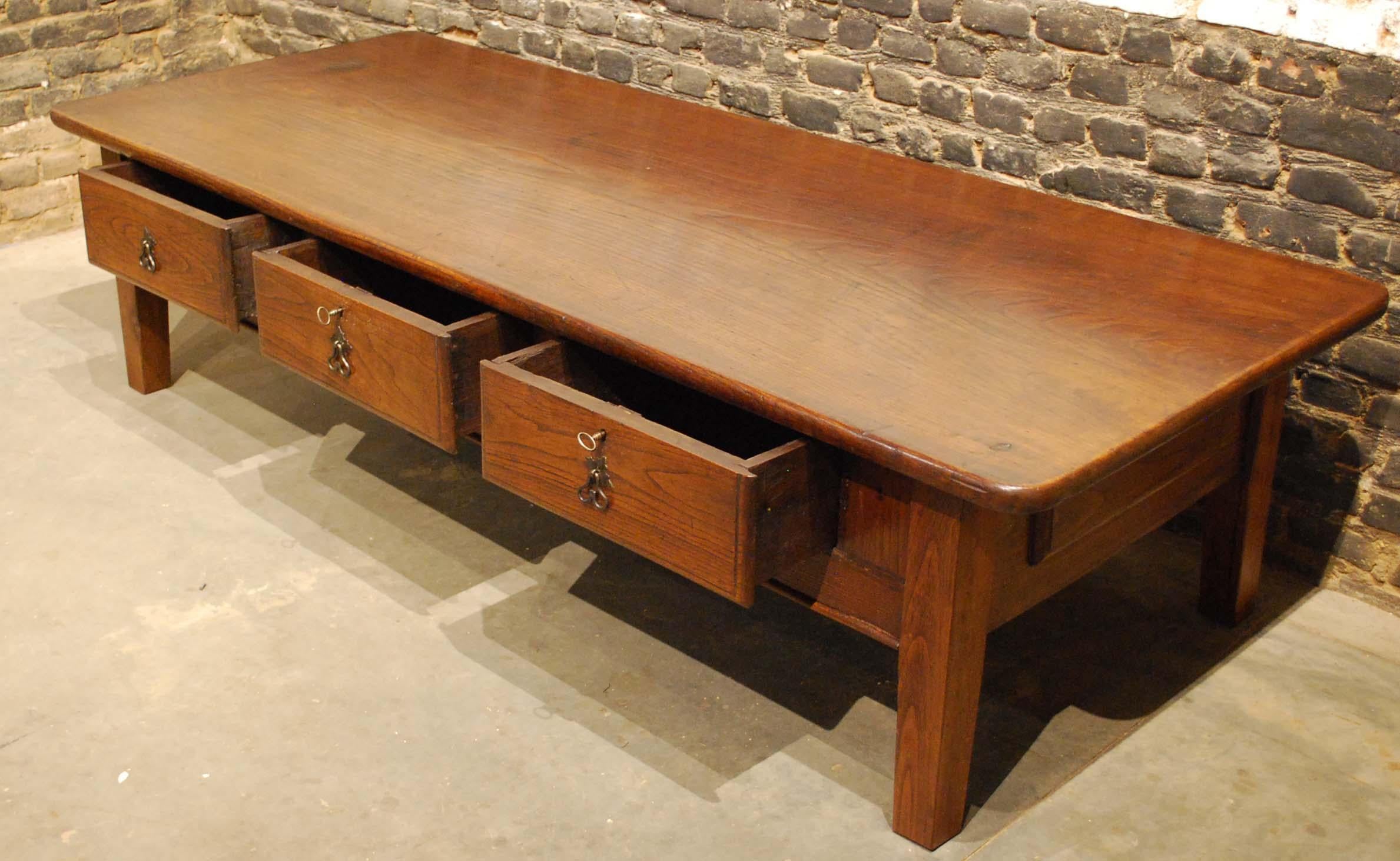 Antique 18th-Century Rustic Spanish Warm Brown Chestnut Coffee Table 1