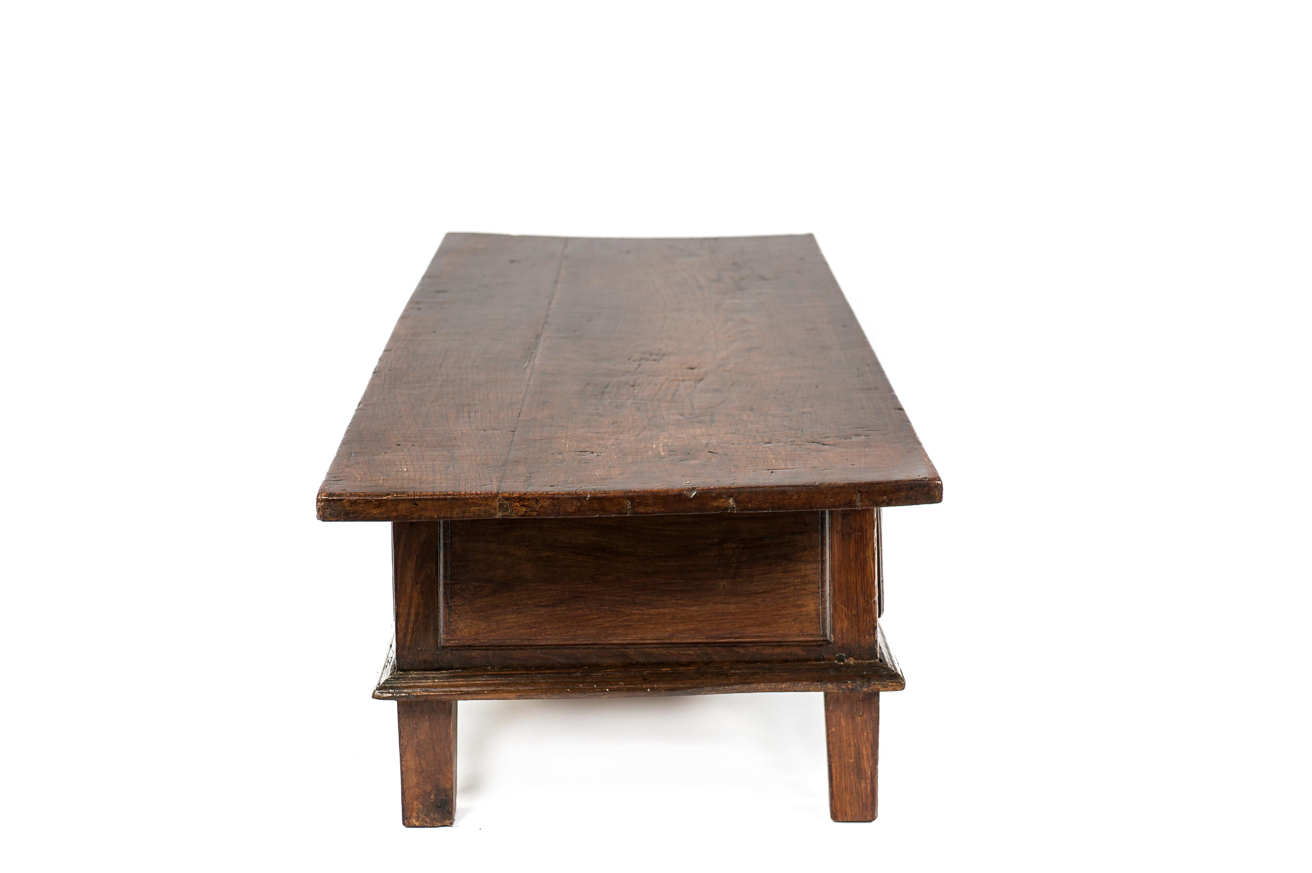 Antique 18th-Century Rustic Spanish Warm Brown Chestnut Coffee Table 1