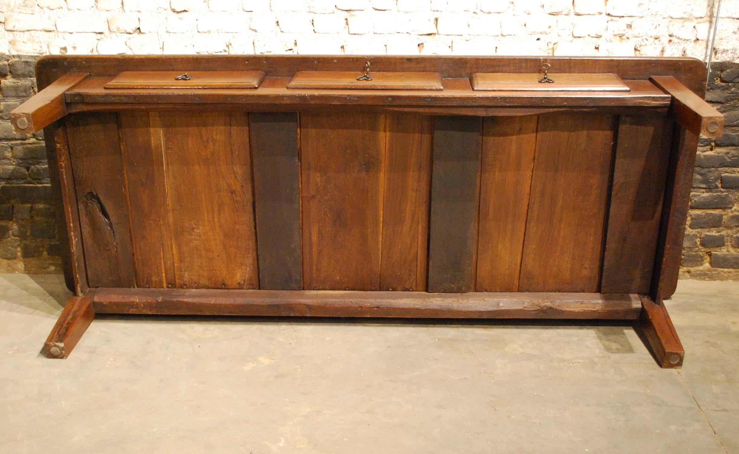 Antique 18th-Century Rustic Spanish Warm Brown Chestnut Coffee Table 4