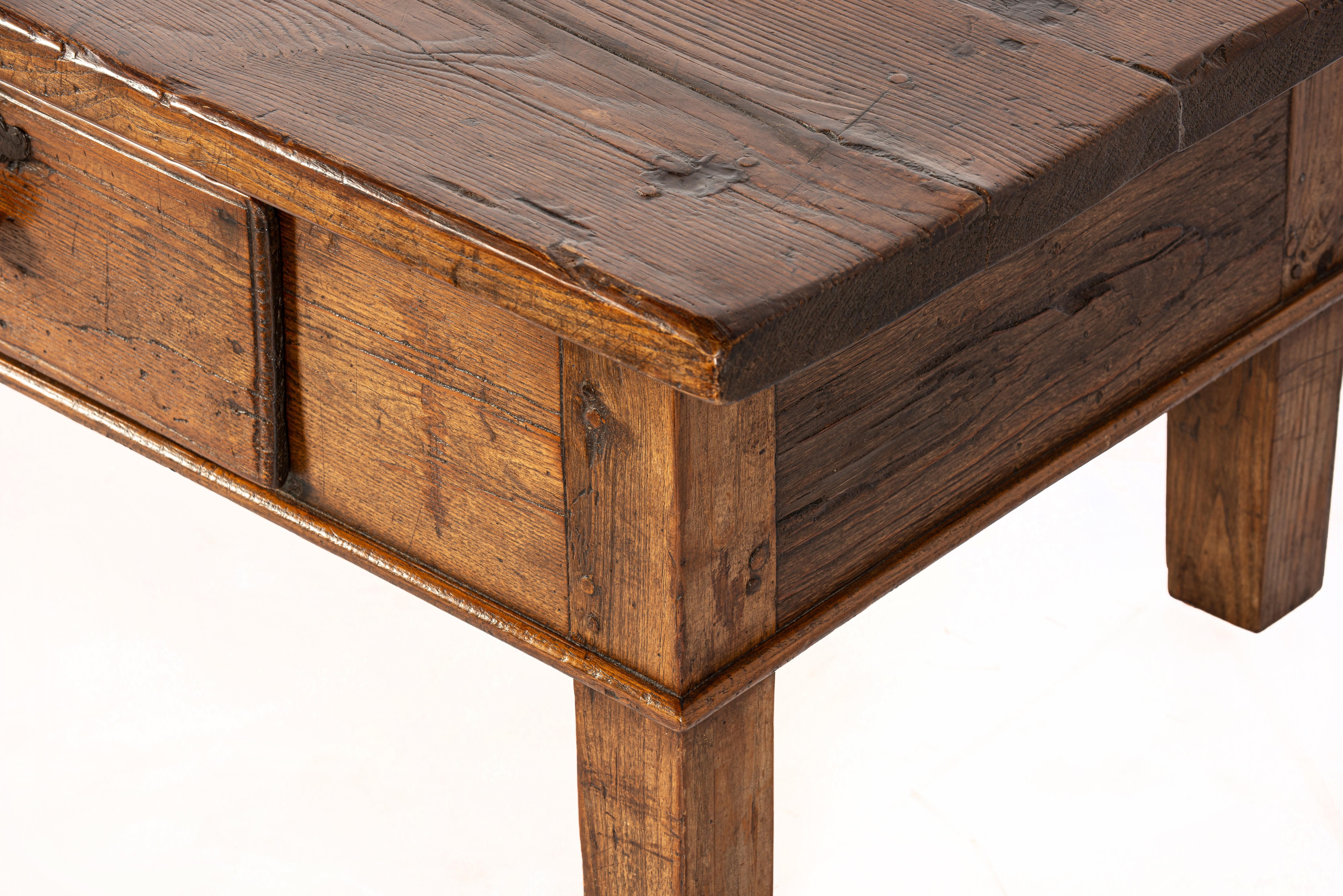 Antique 18th-Century Rustic Spanish Warm Honey Color Chestnut Coffee Table im Angebot 8