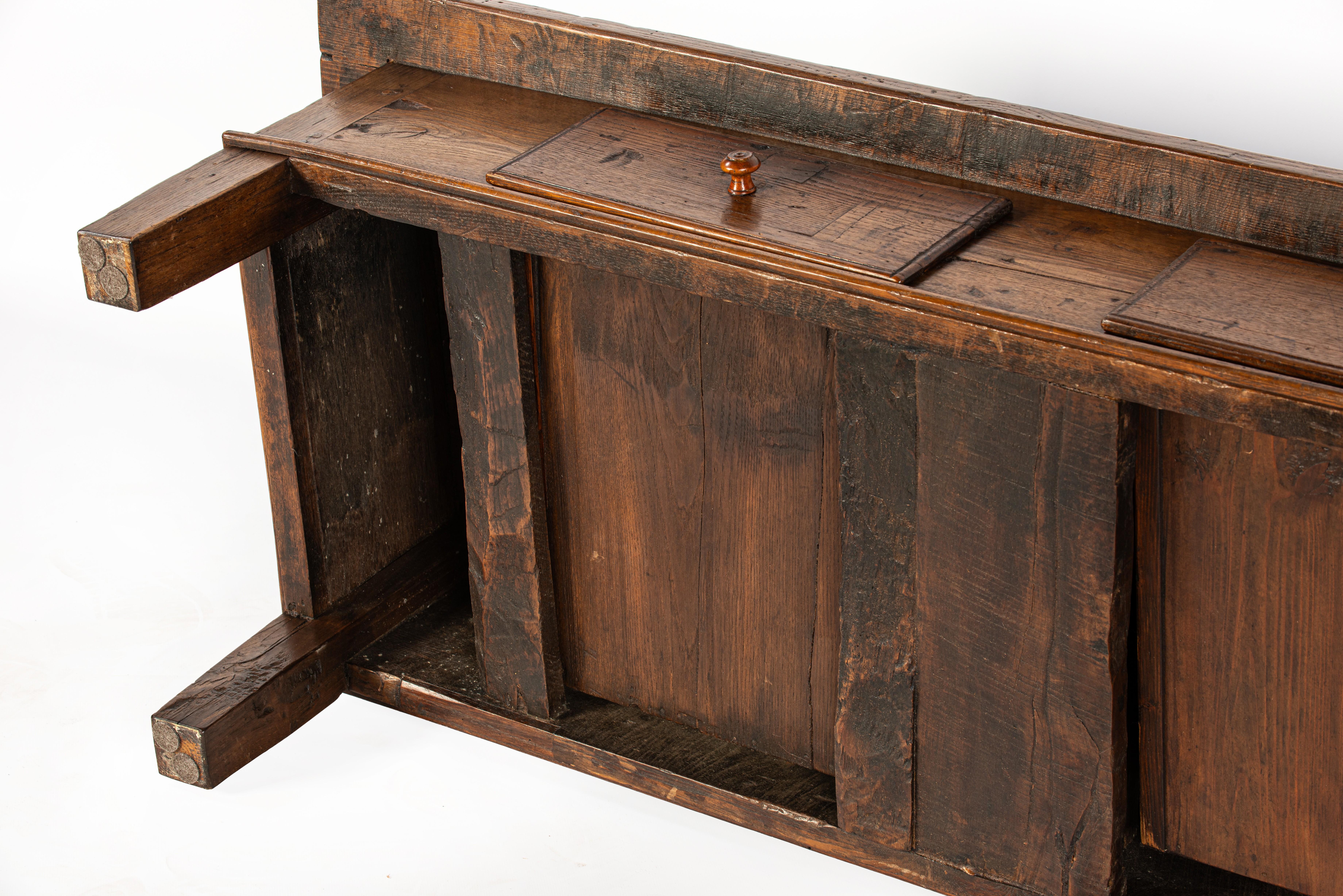 Antique 18th-Century Rustic Spanish Warm Honey Color Chestnut Coffee Table im Angebot 11