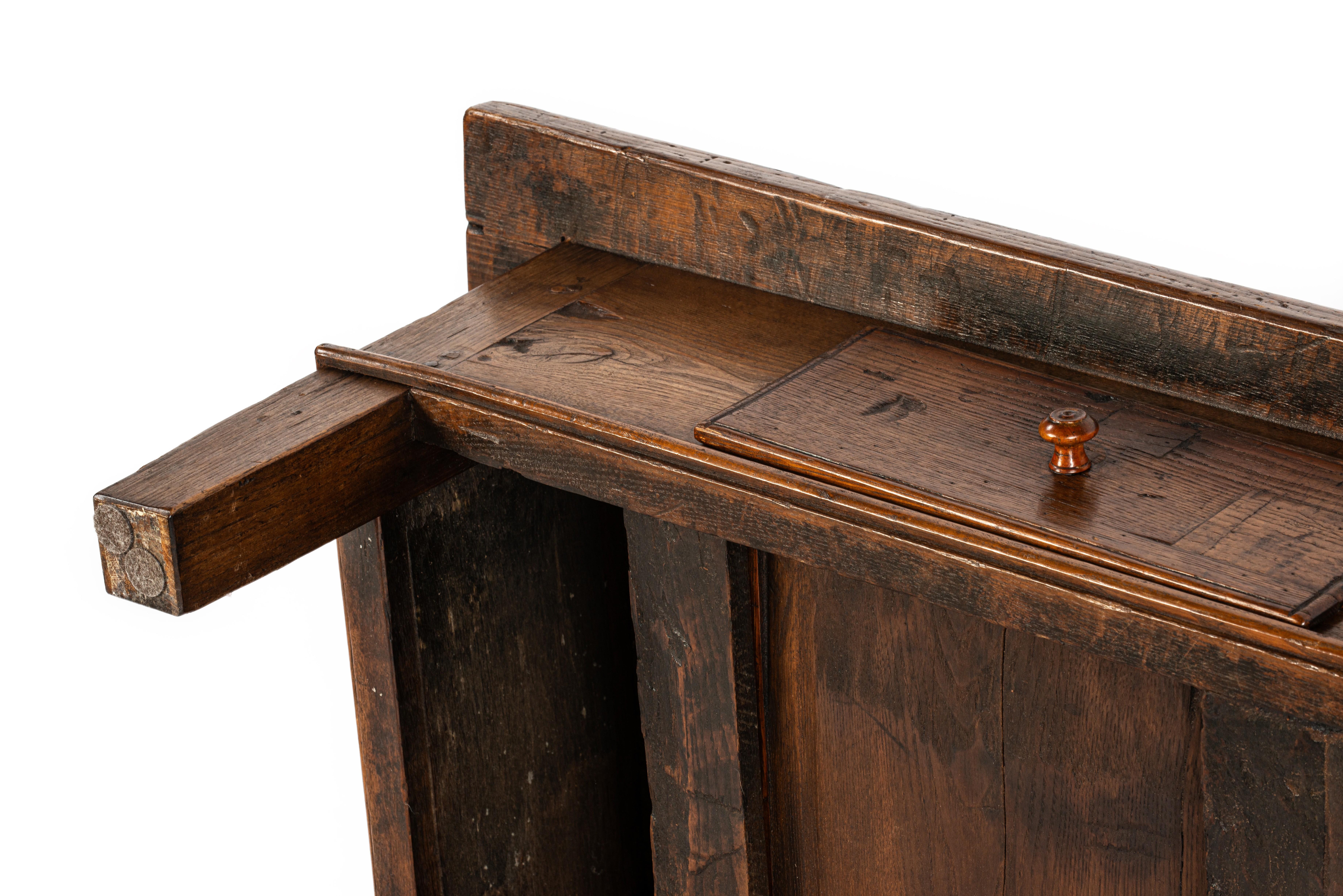 Antique 18th-Century Rustic Spanish Warm Honey Color Chestnut Coffee Table im Angebot 13