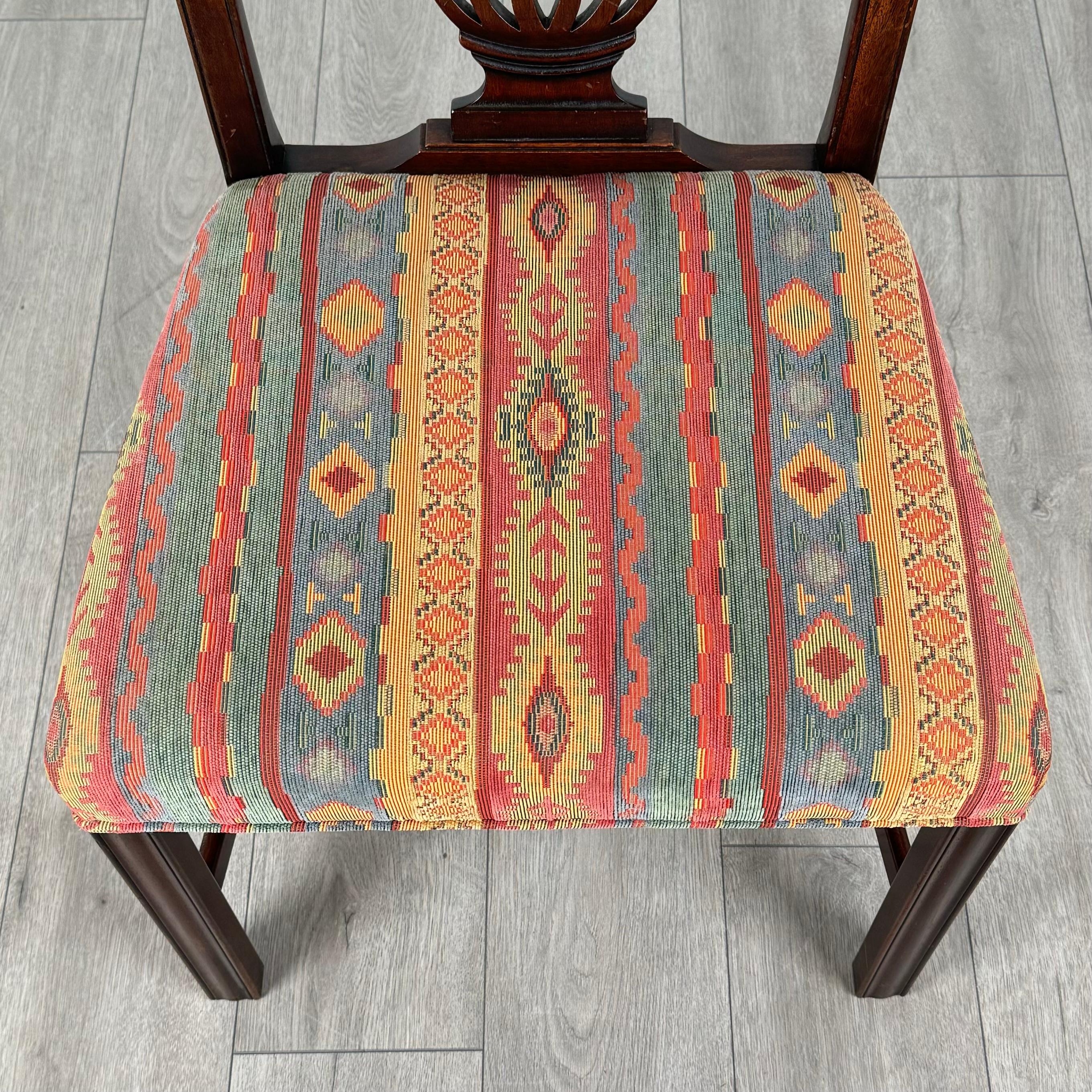 Ancienne série de 6 chaises de salle à manger en acajou du 18ème siècle ( REF AF-3593 ) en vente 3