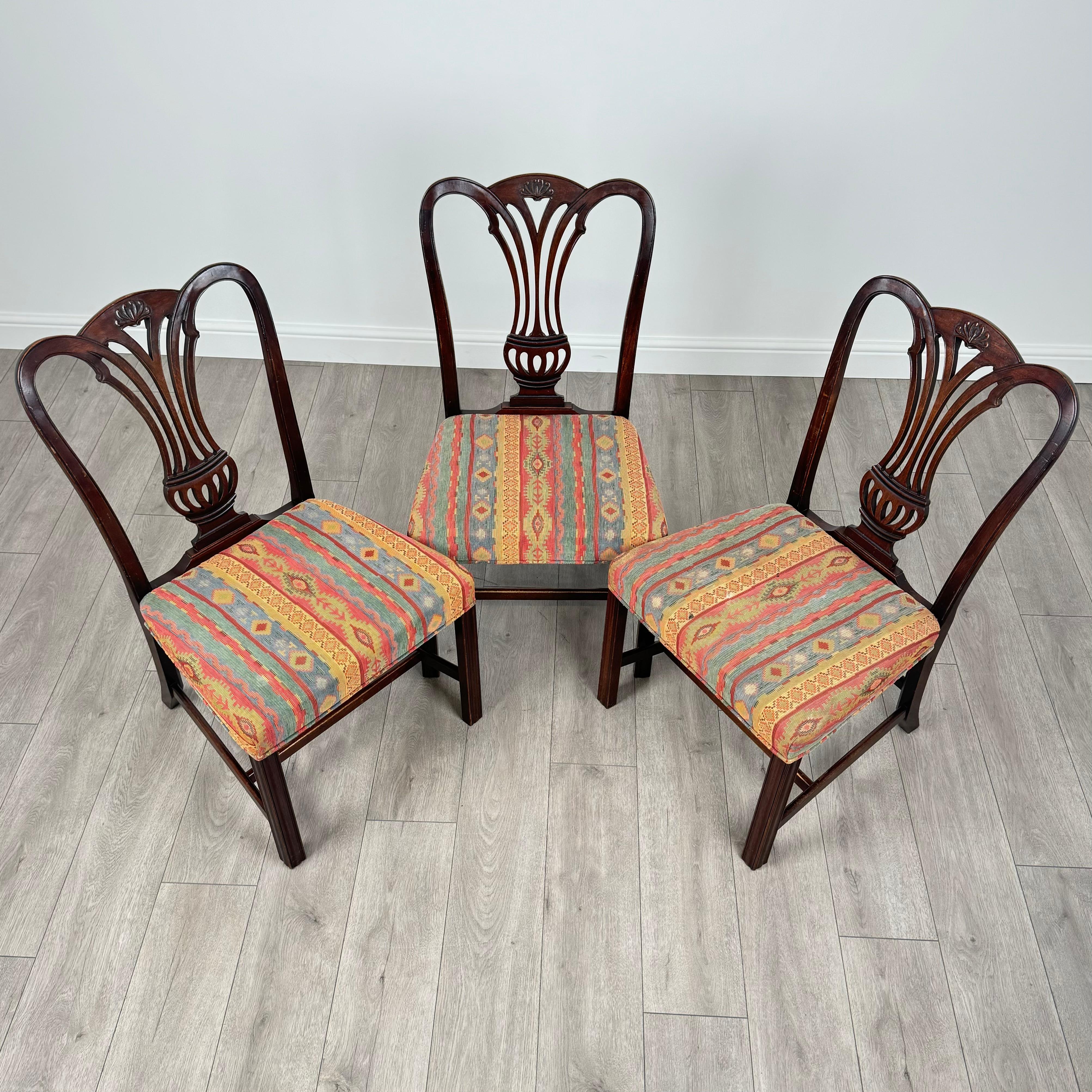 Ancienne série de 6 chaises de salle à manger en acajou du 18ème siècle ( REF AF-3593 ) en vente 4