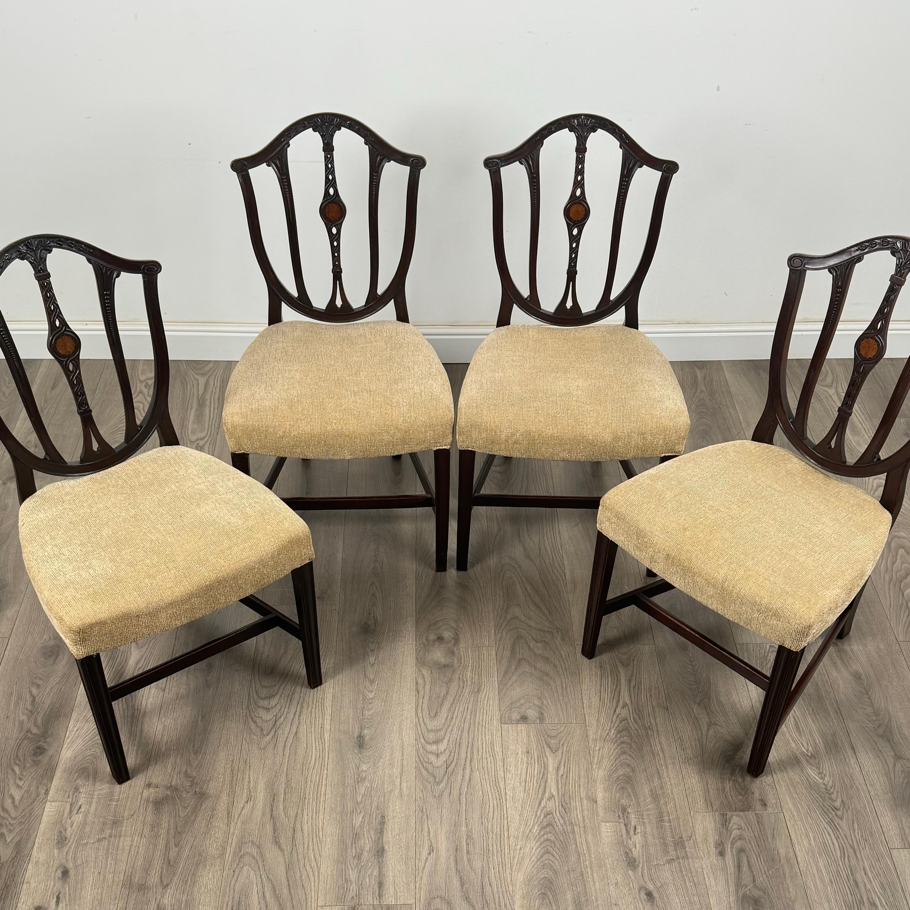Ensemble de 8 chaises de salle à manger anciennes du 18ème siècle de style Hepplewhite ( REF AF-3443 ) en vente 4