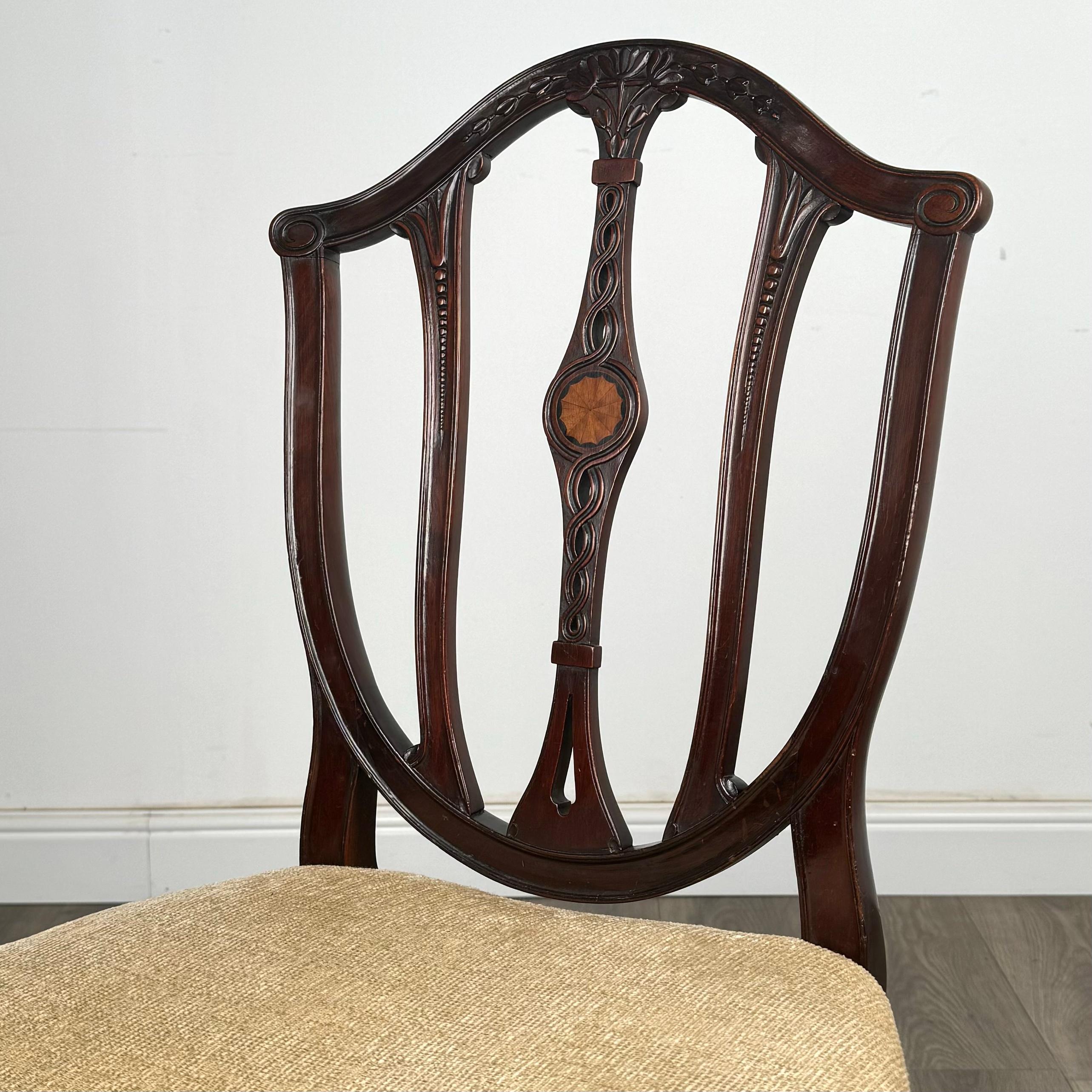 Anglais Ensemble de 8 chaises de salle à manger anciennes du 18ème siècle de style Hepplewhite ( REF AF-3443 ) en vente