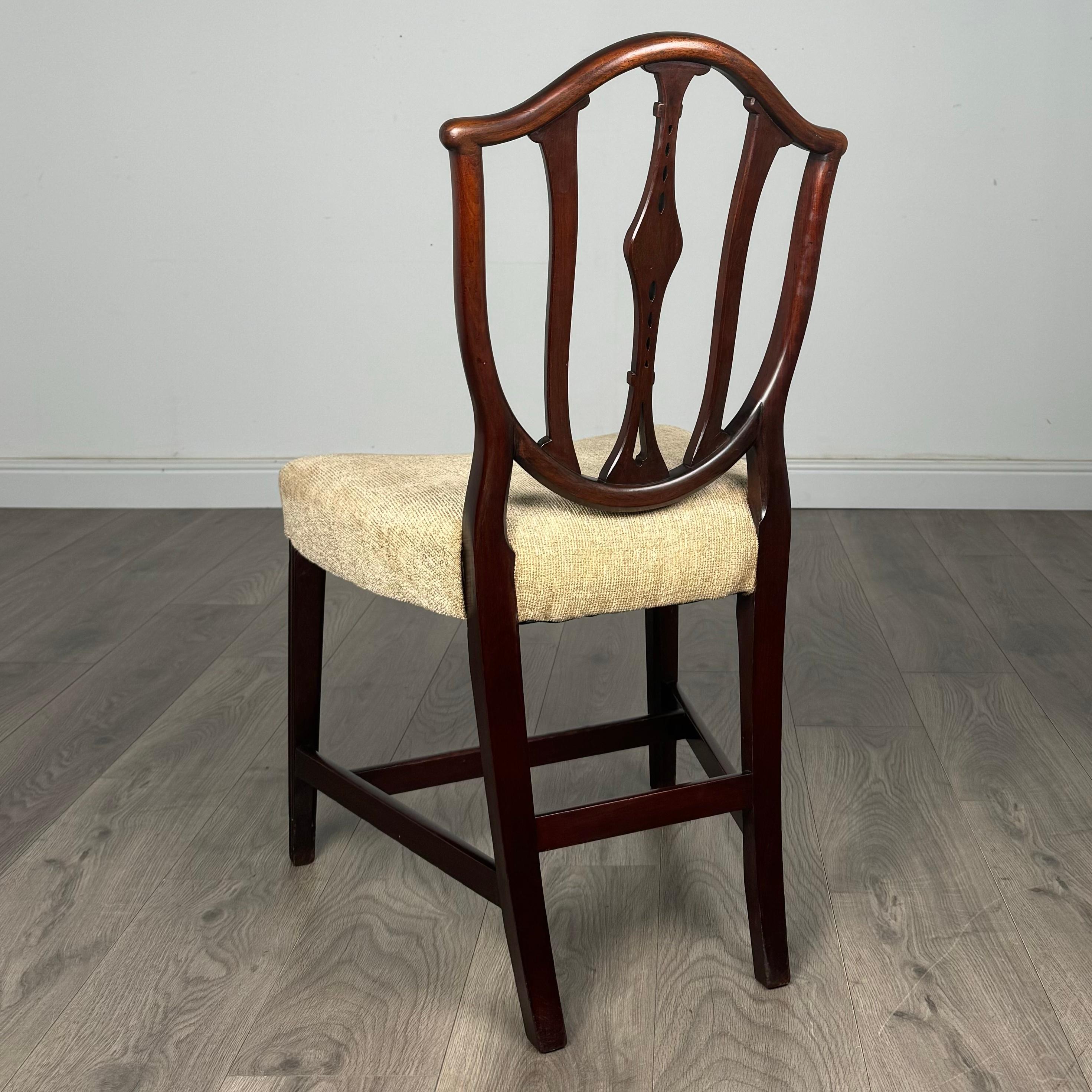 Ensemble de 8 chaises de salle à manger anciennes du 18ème siècle de style Hepplewhite ( REF AF-3443 ) Bon état - En vente à Ledbury, GB