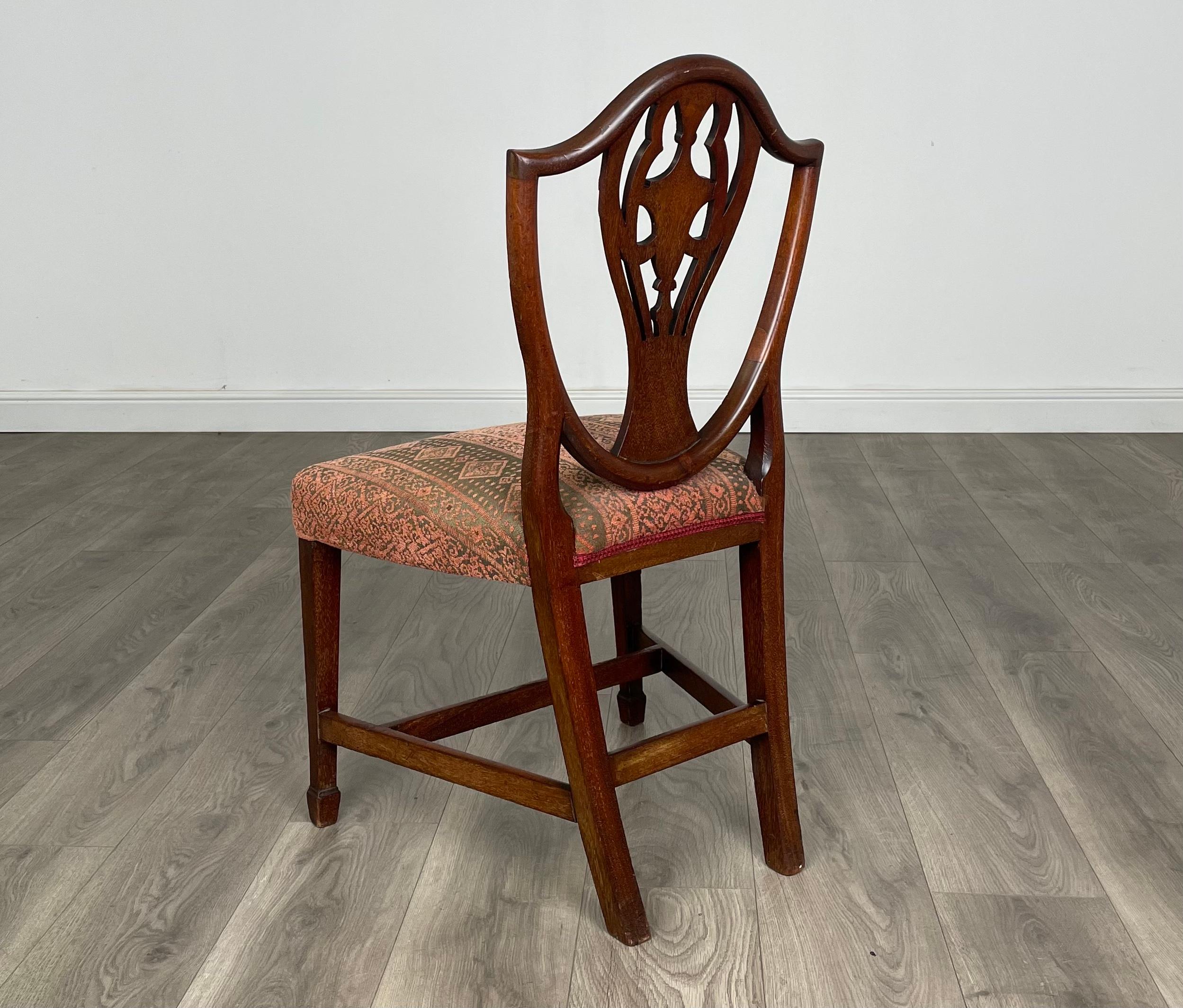 18th Century and Earlier Antique 18th Century Set Of 8 Shield Back Dining Chairs ( REF AF-3114 ) For Sale