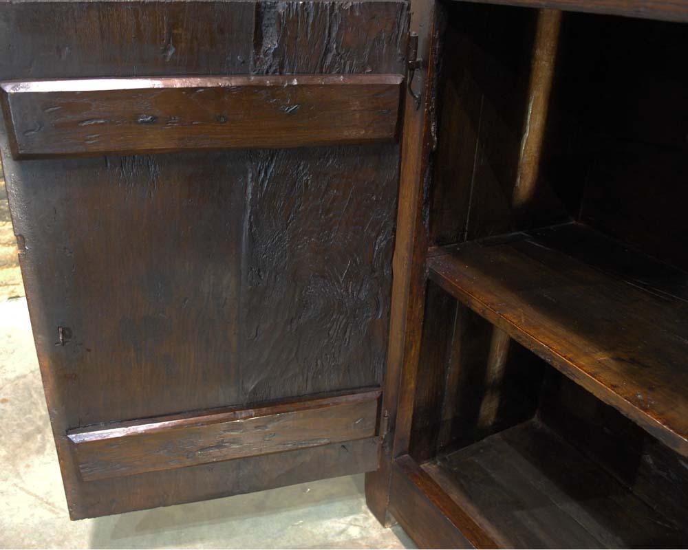 Antique 18th Century Solid Oak Spanish Kitchen Display Cabinet In Good Condition For Sale In Casteren, NL