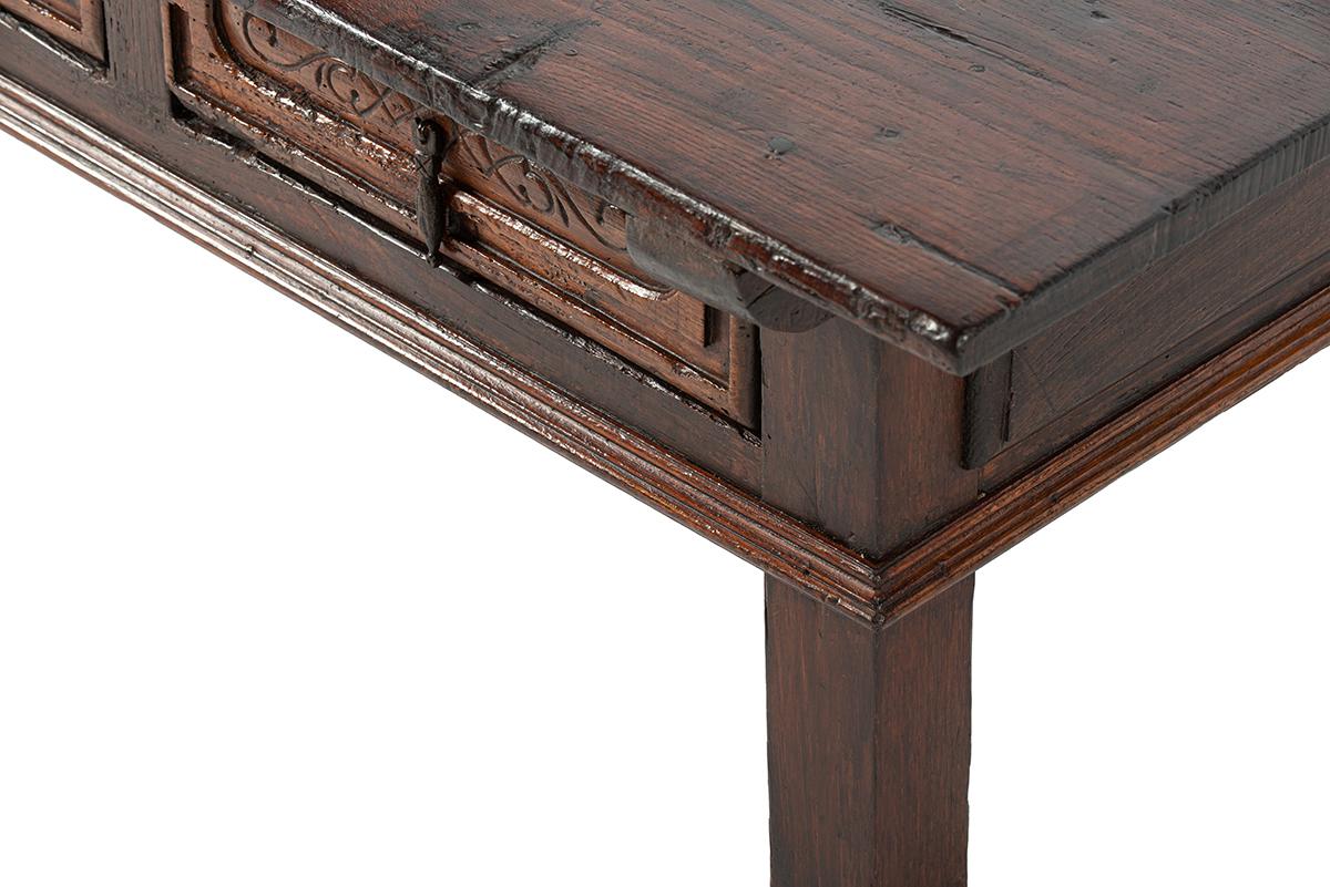Antique 18th century Spanish Baroque warm brown chestnut 3-drawer coffee table For Sale 9