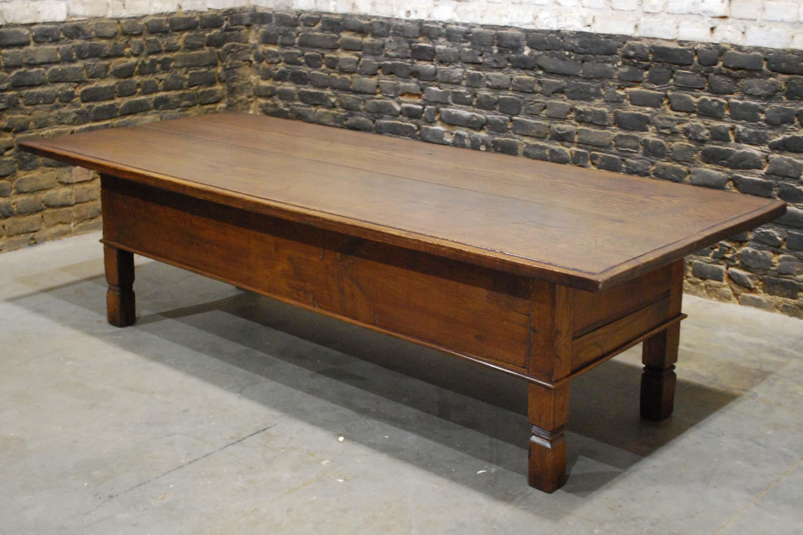 Antique 18th Century Spanish Coffee Table in Solid Chestnut Wood 4