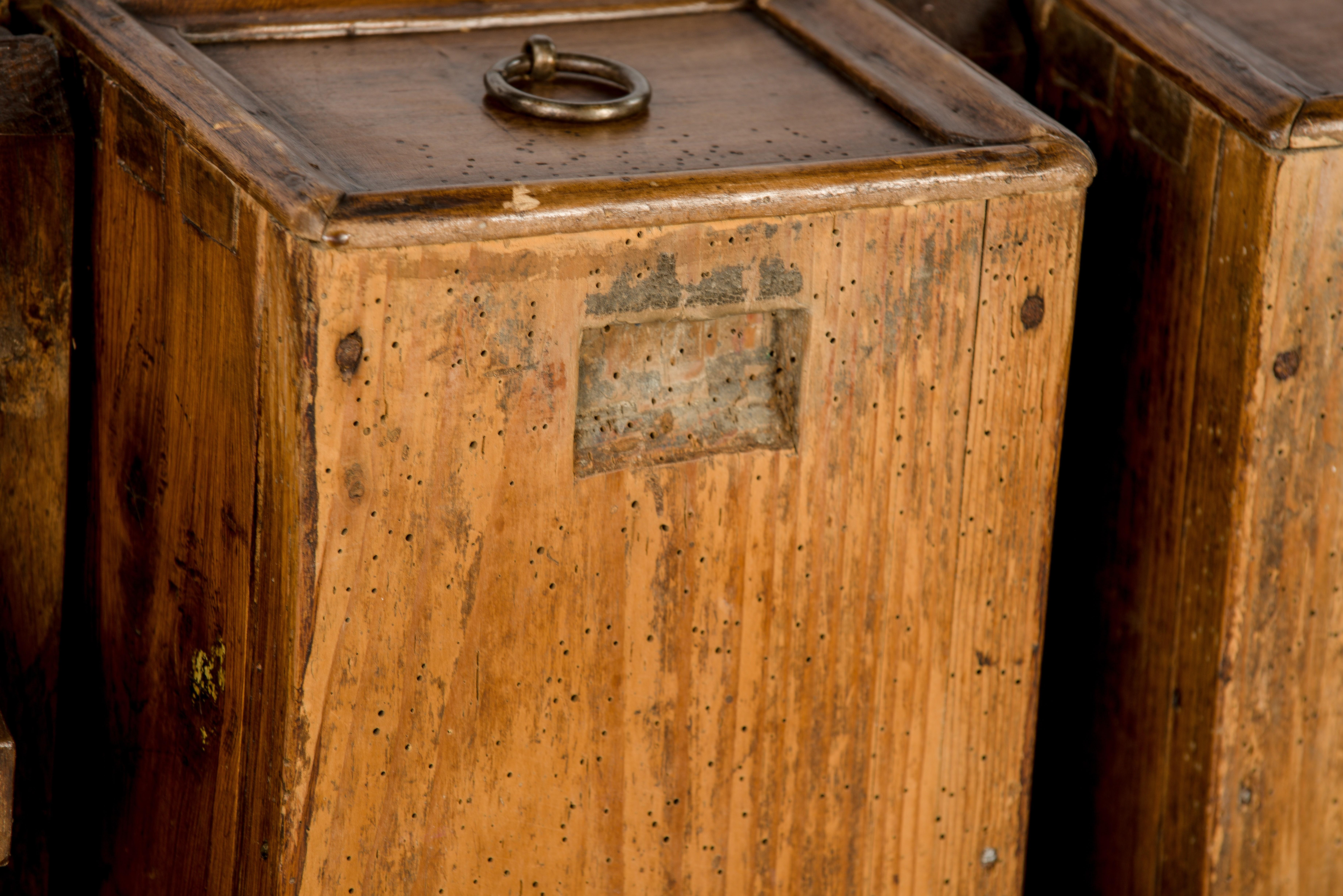 Table de banquier ou de marchand de la Renaissance suisse carrée du 18ème siècle en vente 1