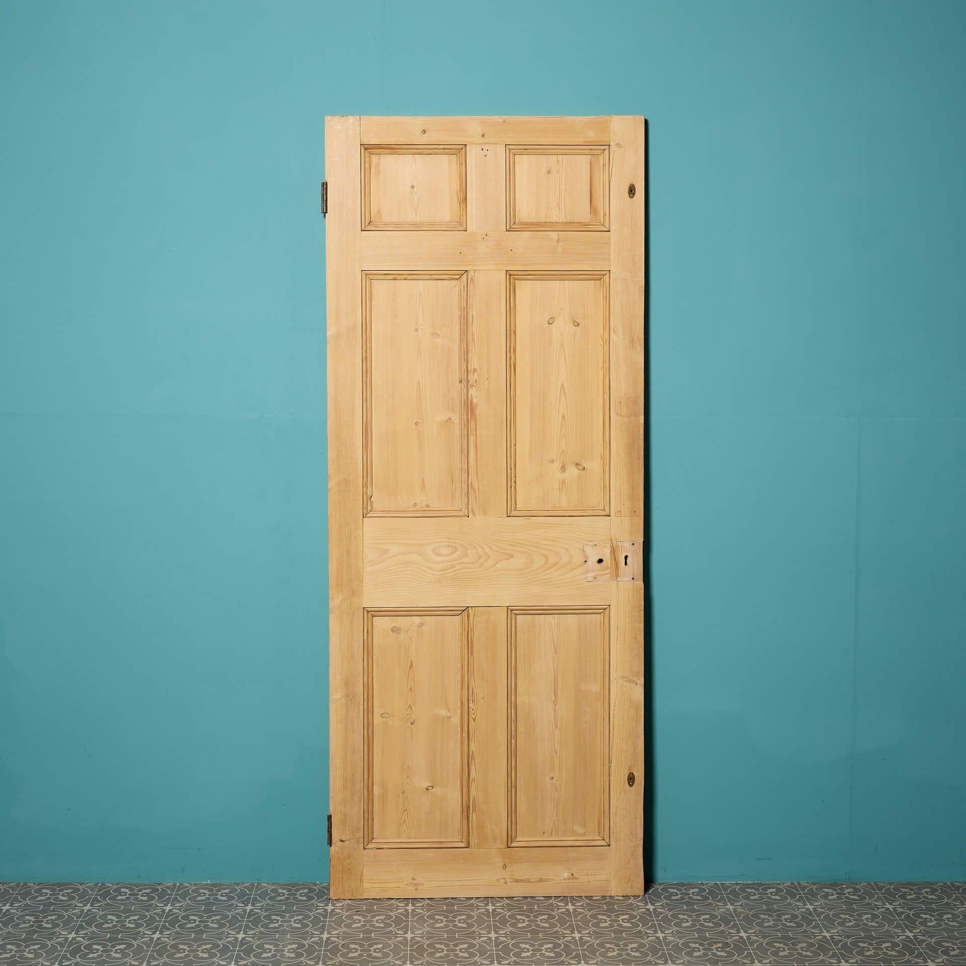 Anglais Ancienne porte en pin strié du 18ème siècle en vente