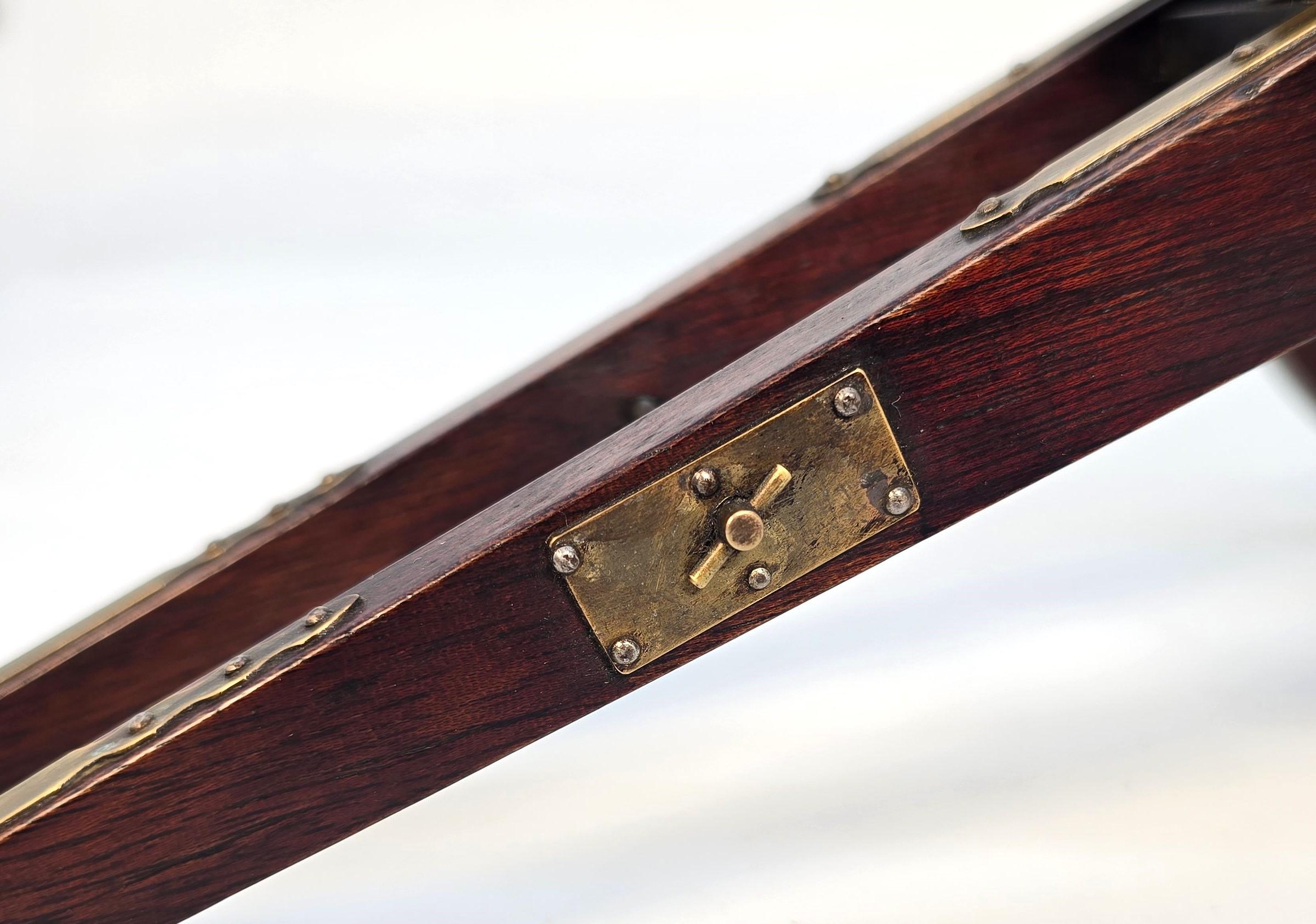 Paire de canons de bureau anciens de style 18ème siècle Anglais circa 1920 en vente 5