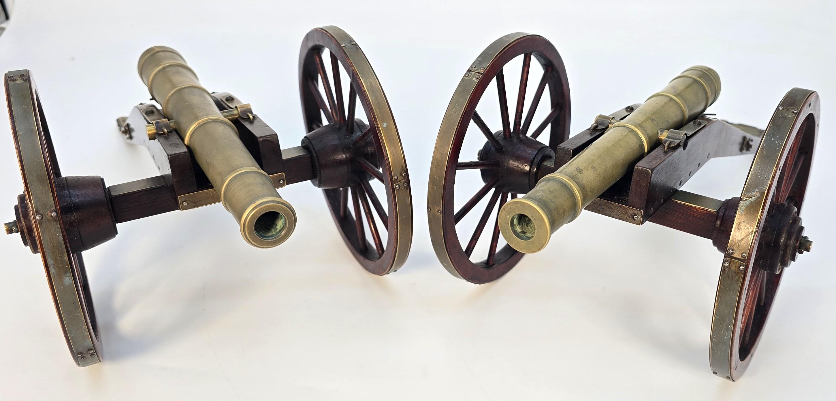 Louis-Philippe Paire de canons de bureau anciens de style 18ème siècle Anglais circa 1920 en vente