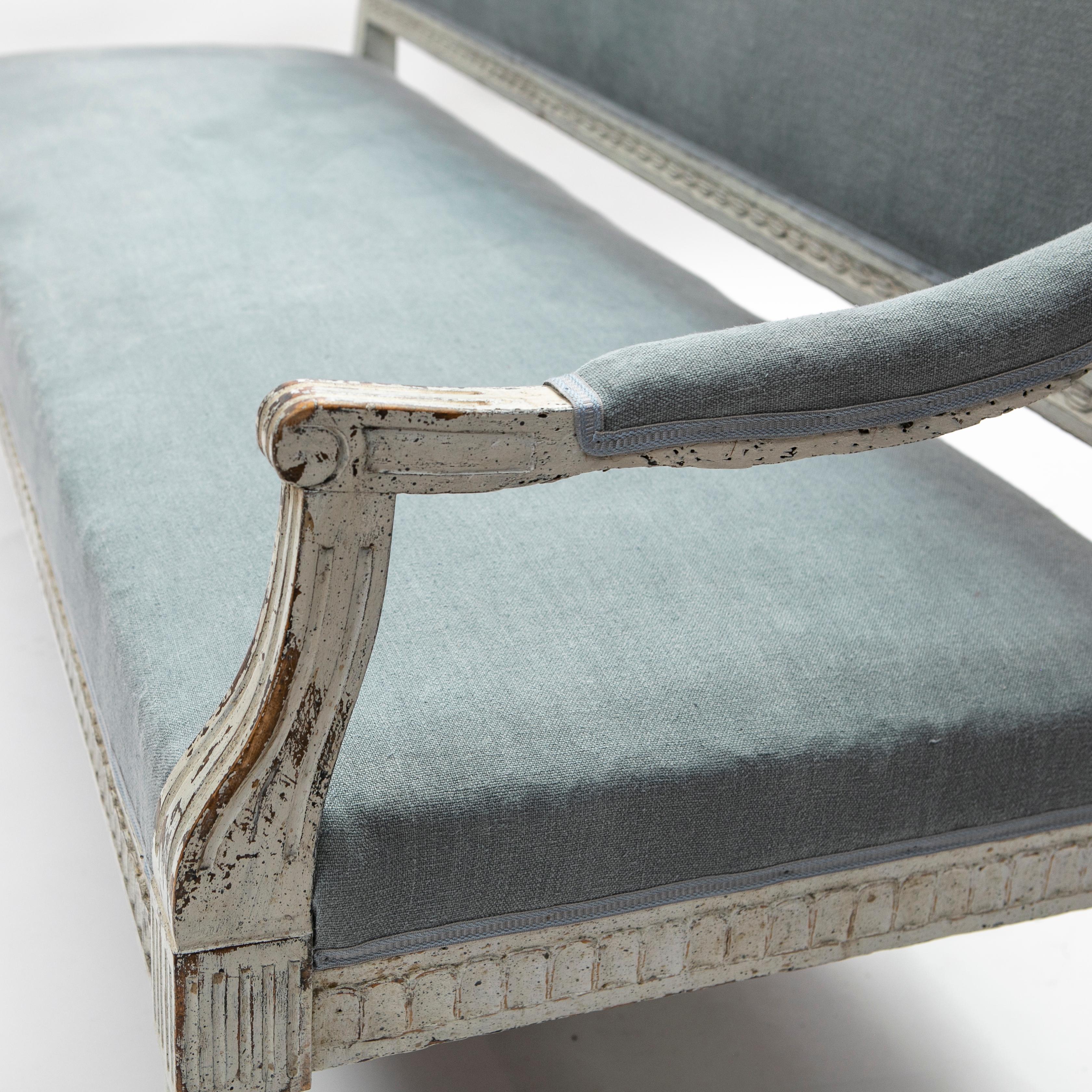Swedish Gustavian White / Gray Painted Sofa Bench. Light Blue Fabric For Sale 5