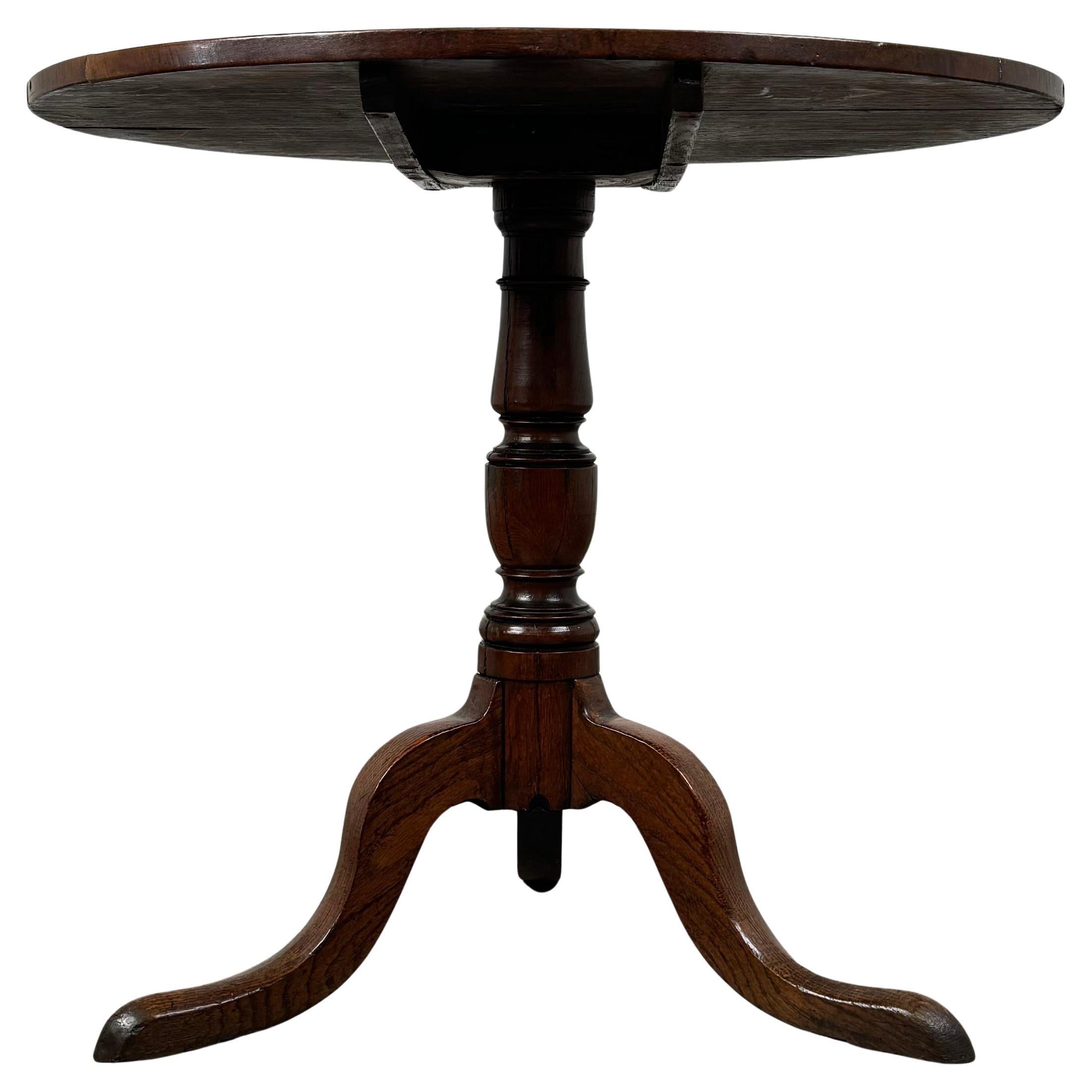 Ancienne table à plateau basculant du 18ème siècle en chêne (REF AF-3431) en vente