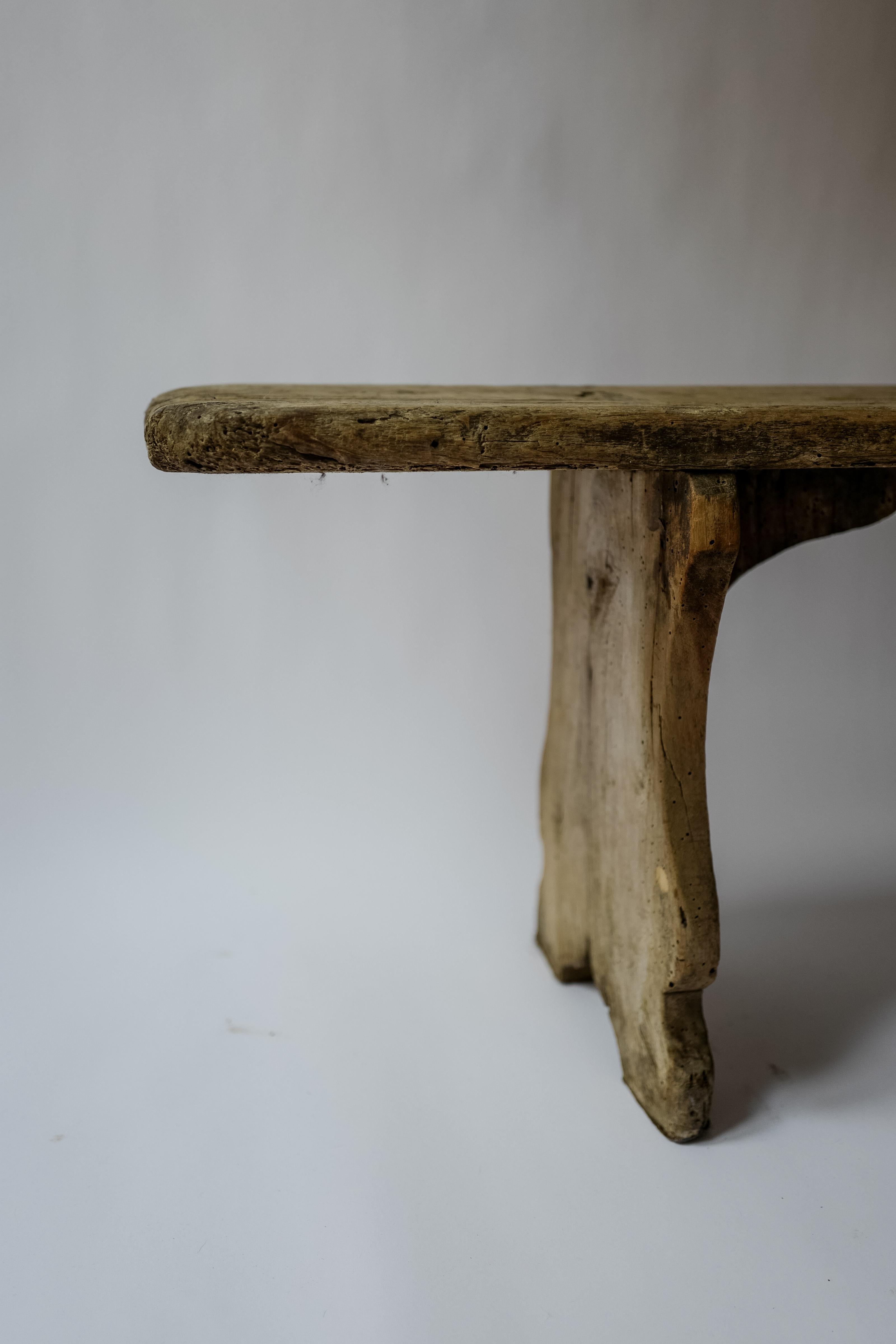 Chêne Banc antique en bois toscan du 18e siècle - Sièges rustiques italiens fabriqués à la main en vente