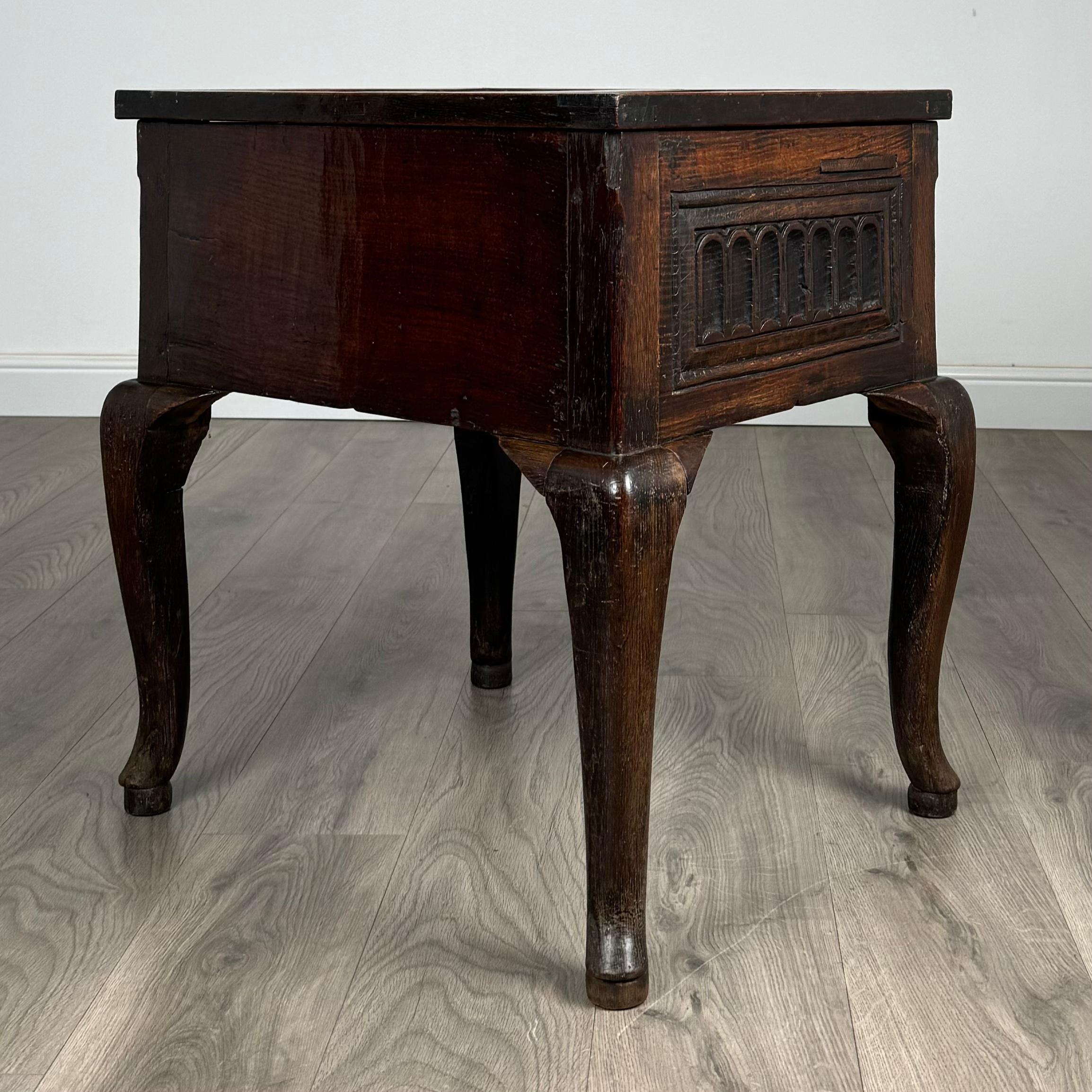 Ancienne boîte inhabituelle du 18ème siècle sur Stand en Oak ( REF AF-3220 ) en vente 4