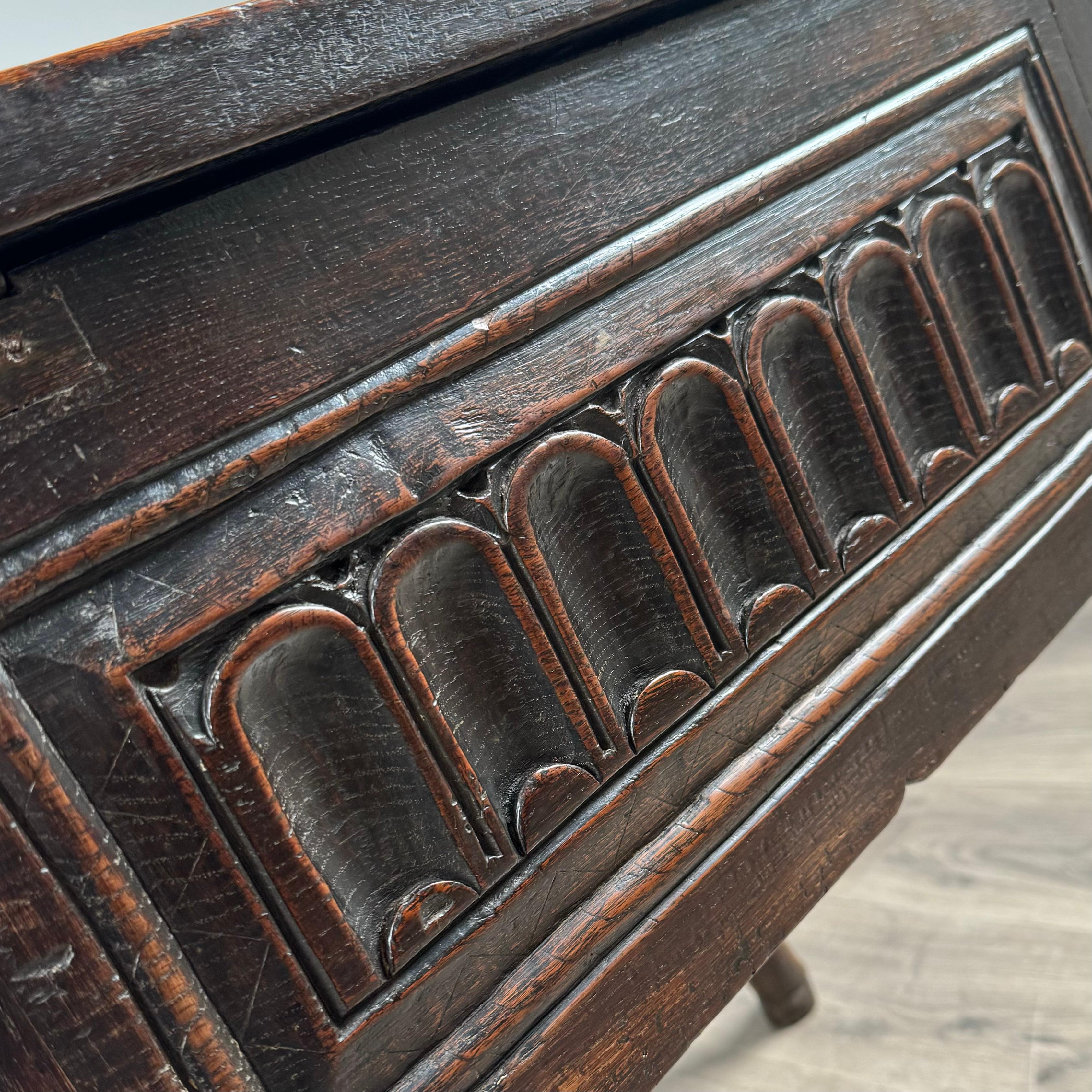 Ancienne boîte inhabituelle du 18ème siècle sur Stand en Oak ( REF AF-3220 ) en vente 10