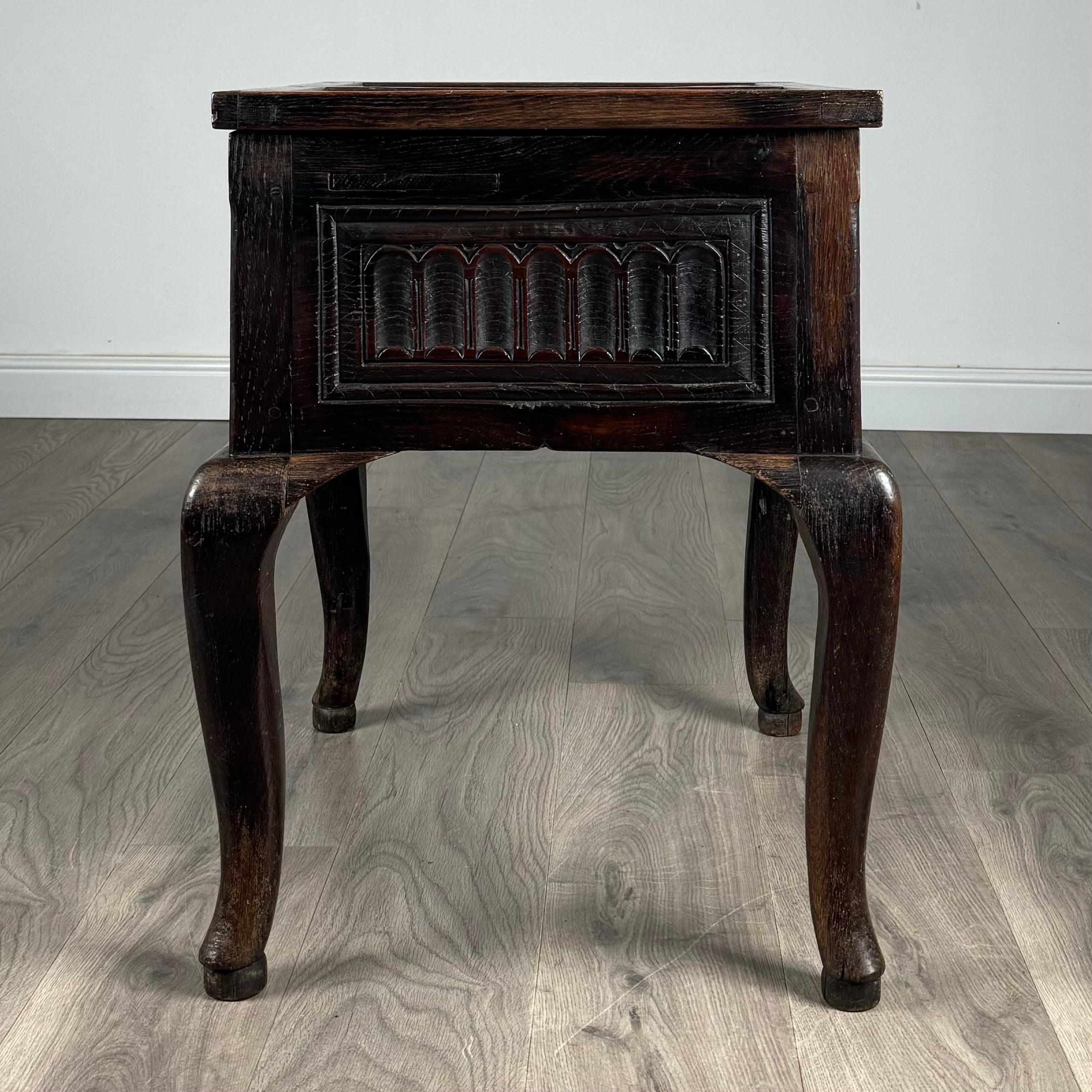 Ancienne boîte inhabituelle du 18ème siècle sur Stand en Oak ( REF AF-3220 ) en vente 1
