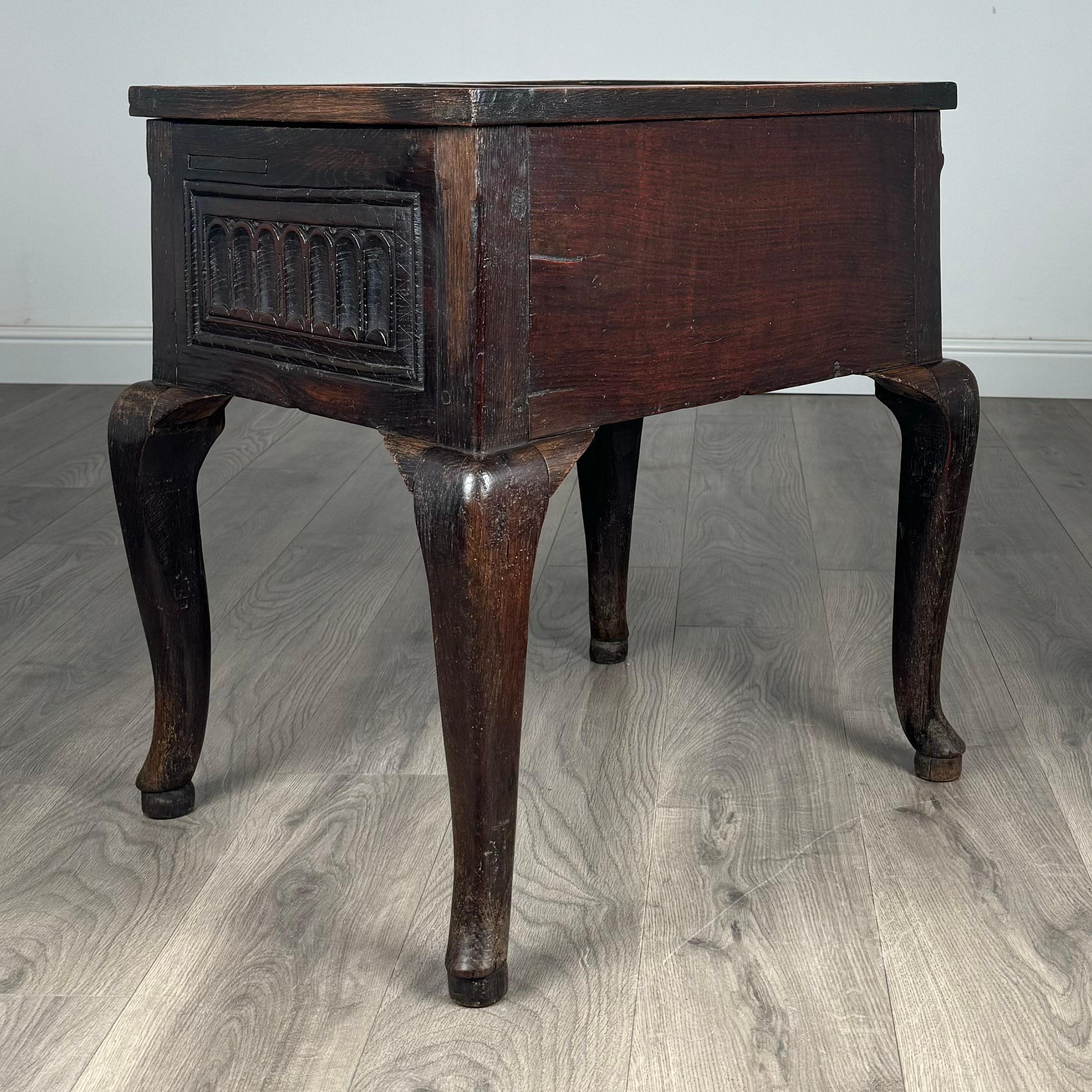 Ancienne boîte inhabituelle du 18ème siècle sur Stand en Oak ( REF AF-3220 ) en vente 2