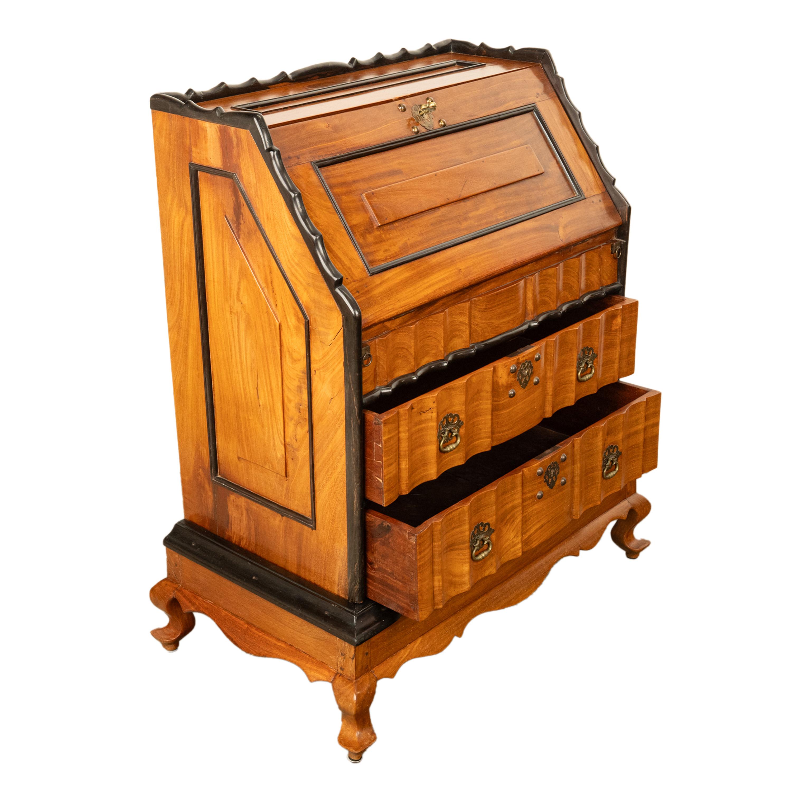 Antique 18th Century VOC Dutch Colonial Padouk Ebony Secretary Desk Bureau 1730  For Sale 8