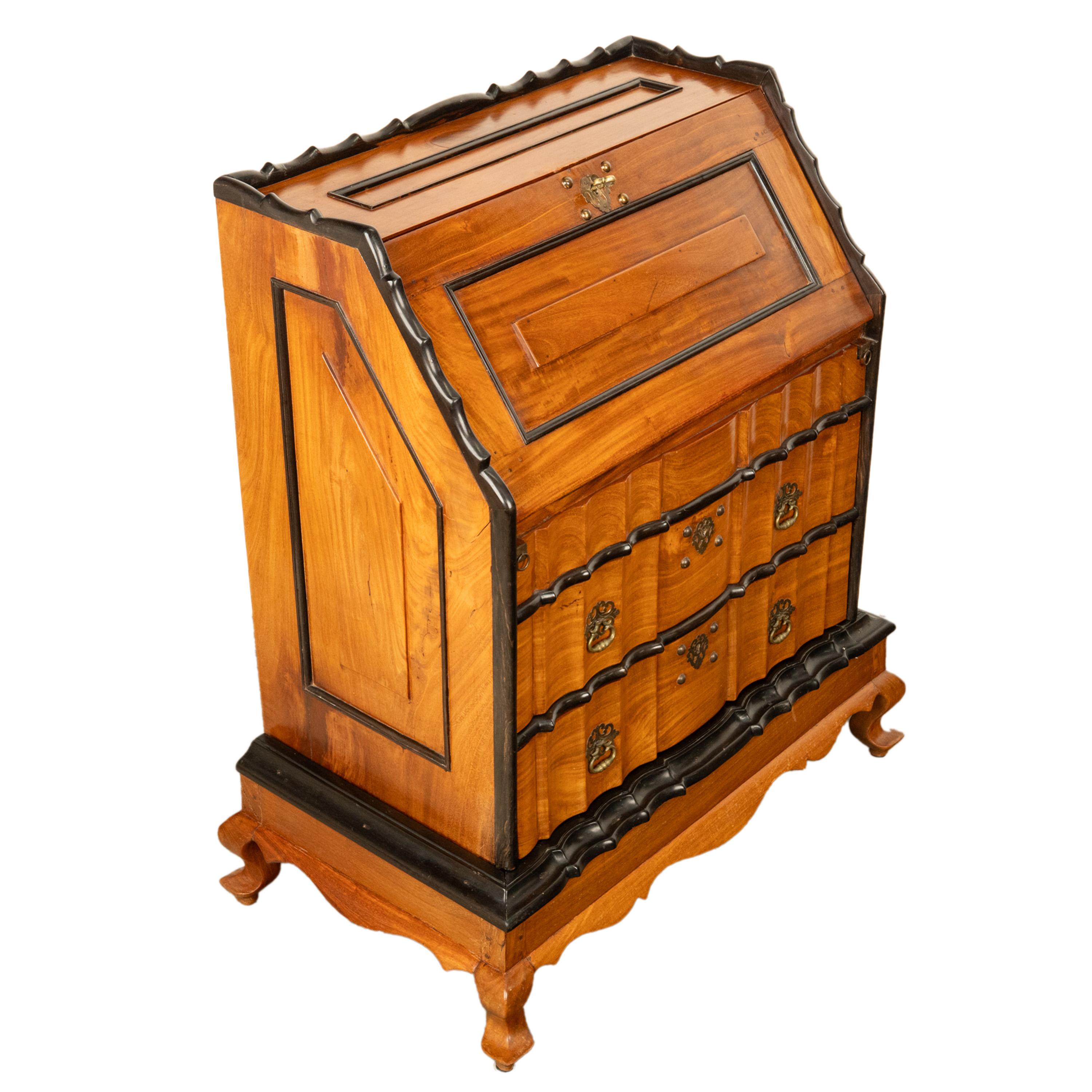 Antique 18th Century VOC Dutch Colonial Padouk Ebony Secretary Desk Bureau 1730  For Sale 9
