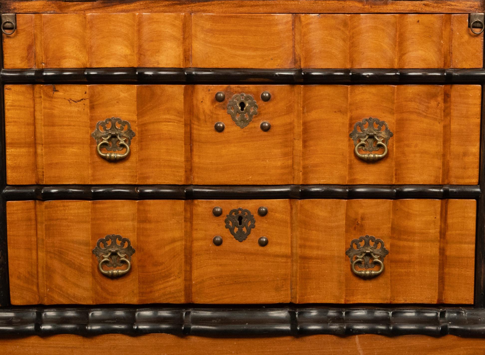 Antique 18th Century VOC Dutch Colonial Padouk Ebony Secretary Desk Bureau 1730 For Sale 12