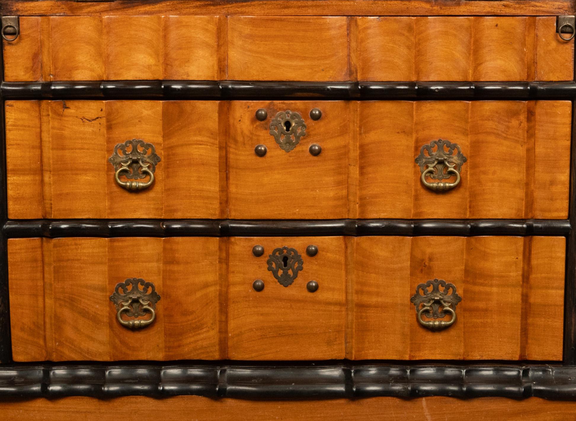 Antique 18th Century VOC Dutch Colonial Padouk Ebony Secretary Desk Bureau 1730  For Sale 12