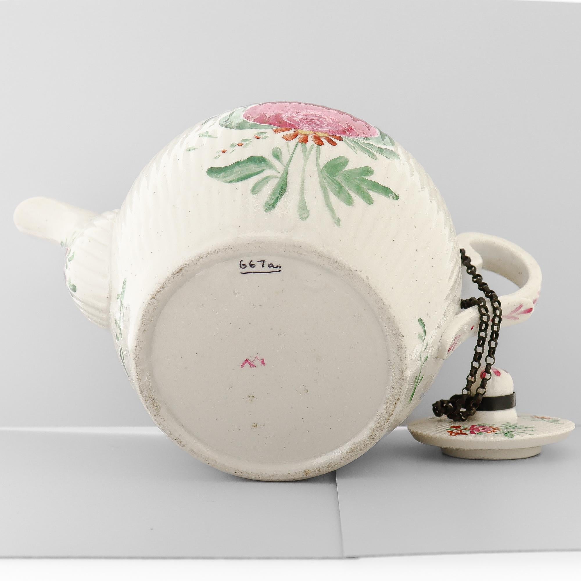 Antike Wallendorf 18. Jahrhundert Deutsche Porzellan Ostfriesische Rose Teekanne im Angebot 10