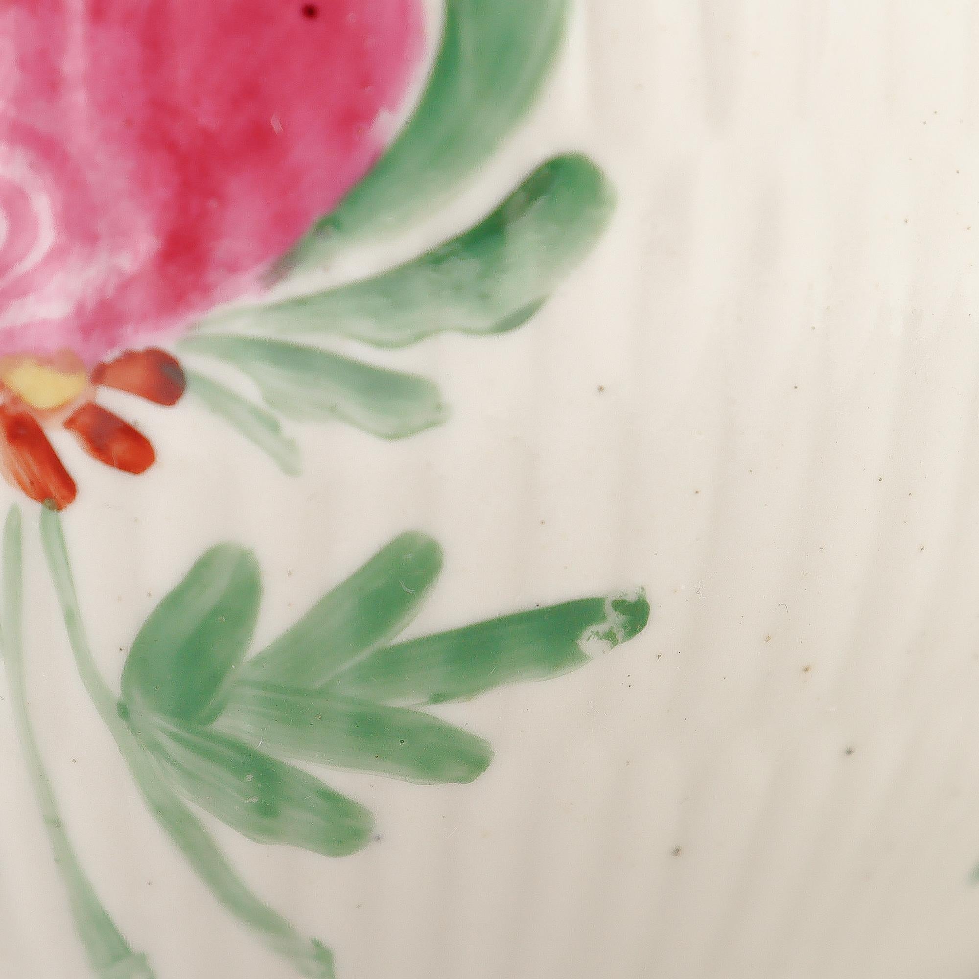 Antike Wallendorf 18. Jahrhundert Deutsche Porzellan Ostfriesische Rose Teekanne im Angebot 11